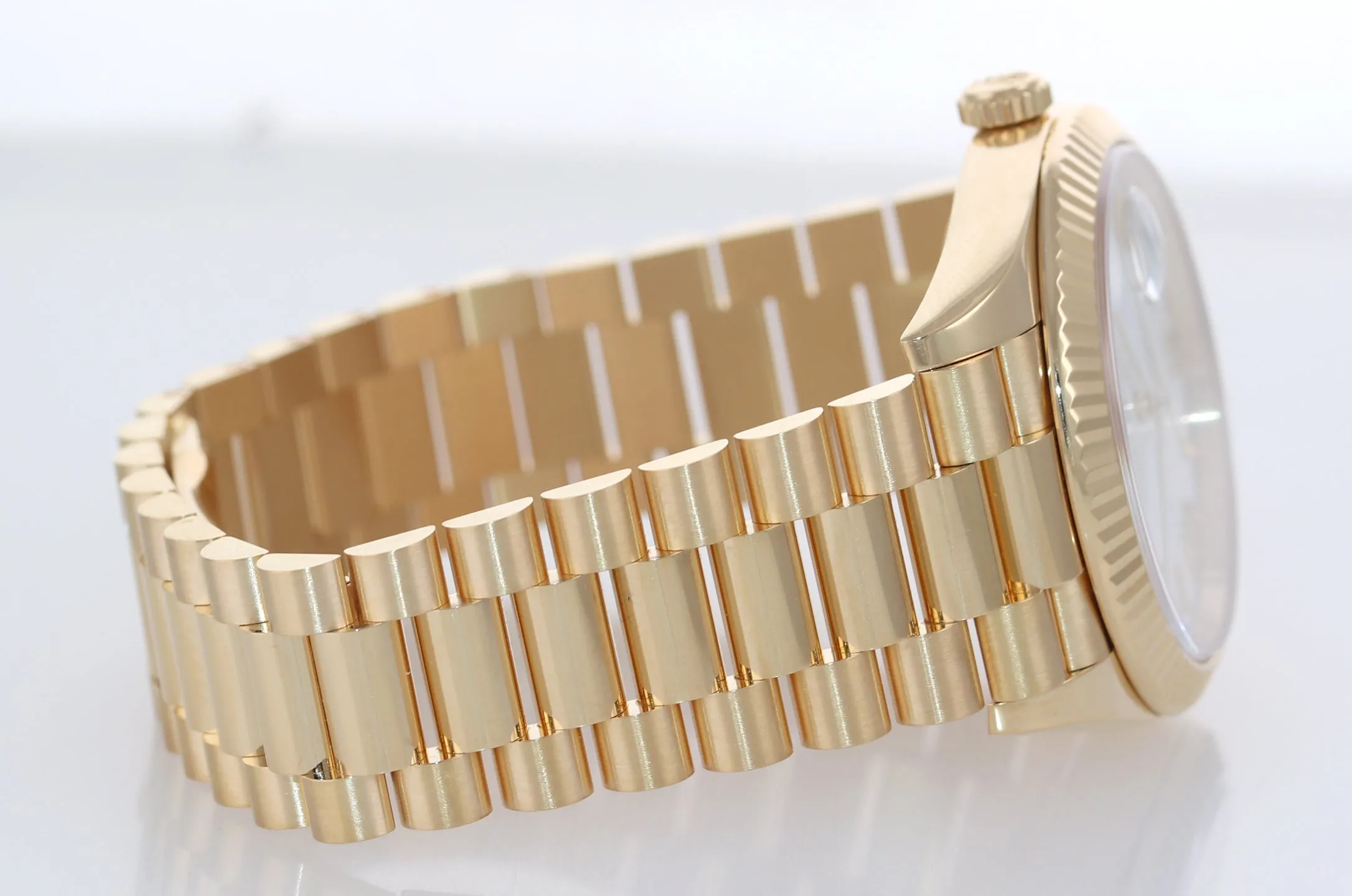 2020 NEW Rolex Day-Date 40 President 228228 White Roman Yellow Gold Watch Box