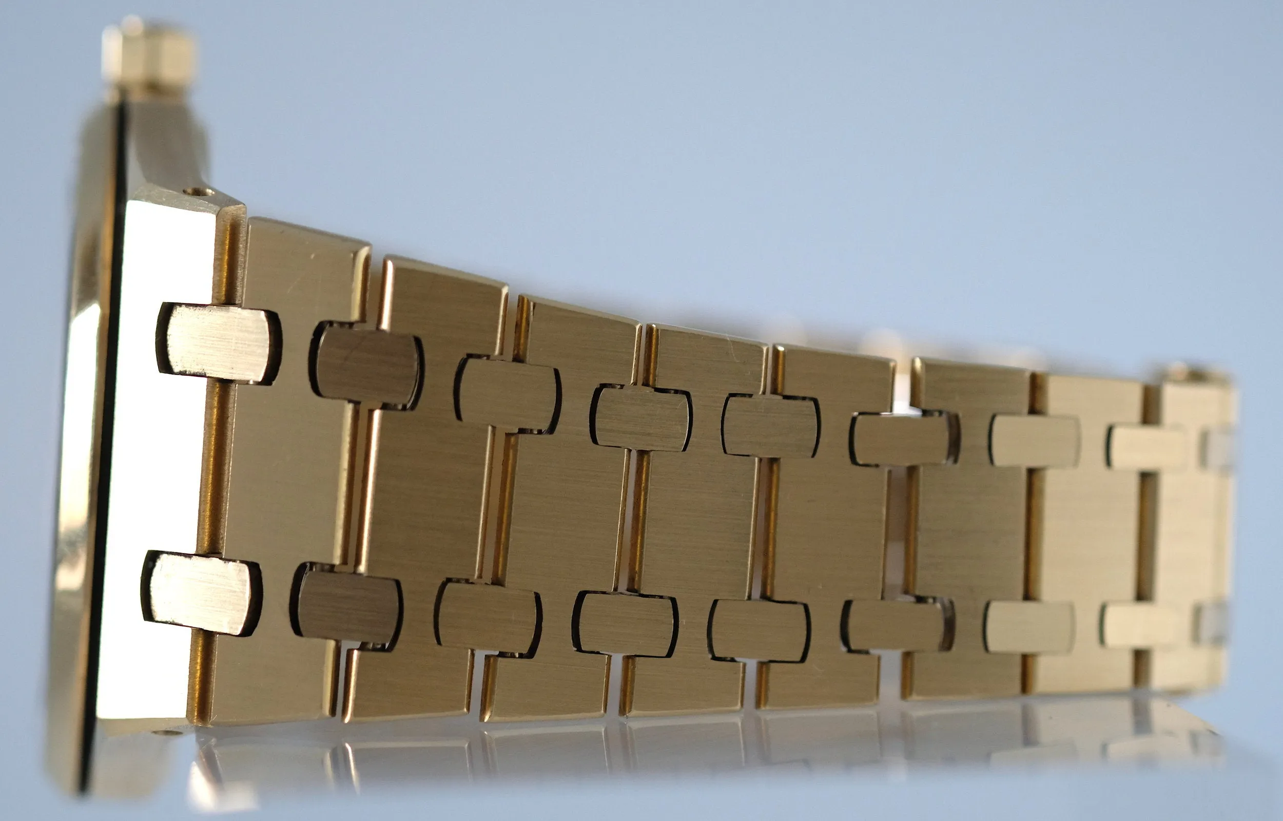 Audemars Piguet Jumbo Royal Oak in Gold