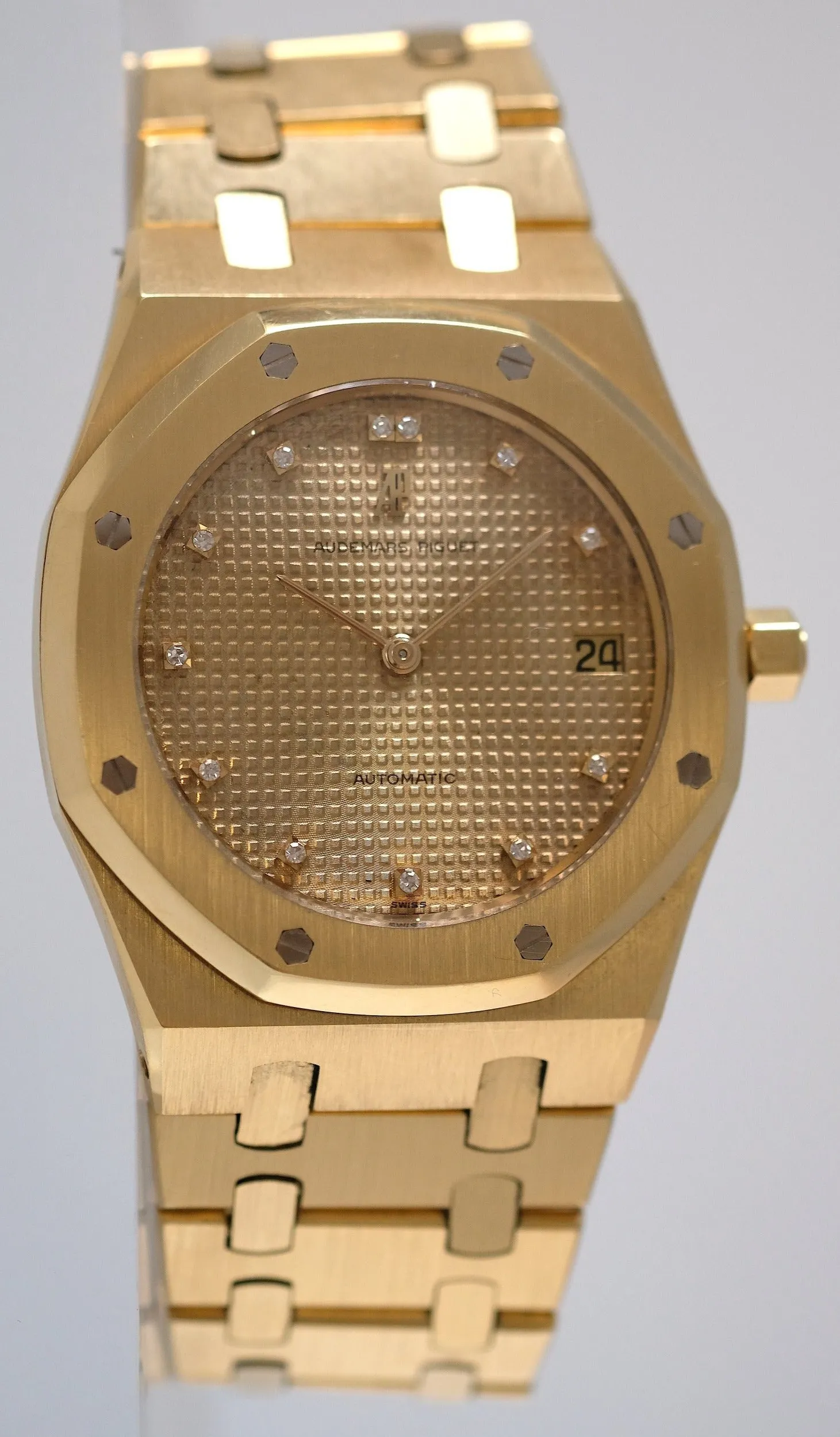 Audemars Piguet Jumbo Royal Oak in Gold