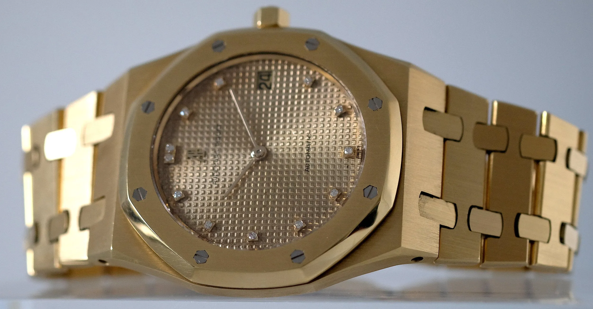 Audemars Piguet Jumbo Royal Oak in Gold