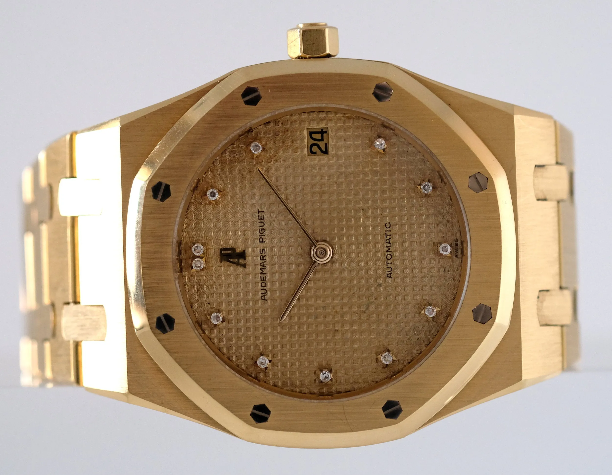 Audemars Piguet Jumbo Royal Oak in Gold