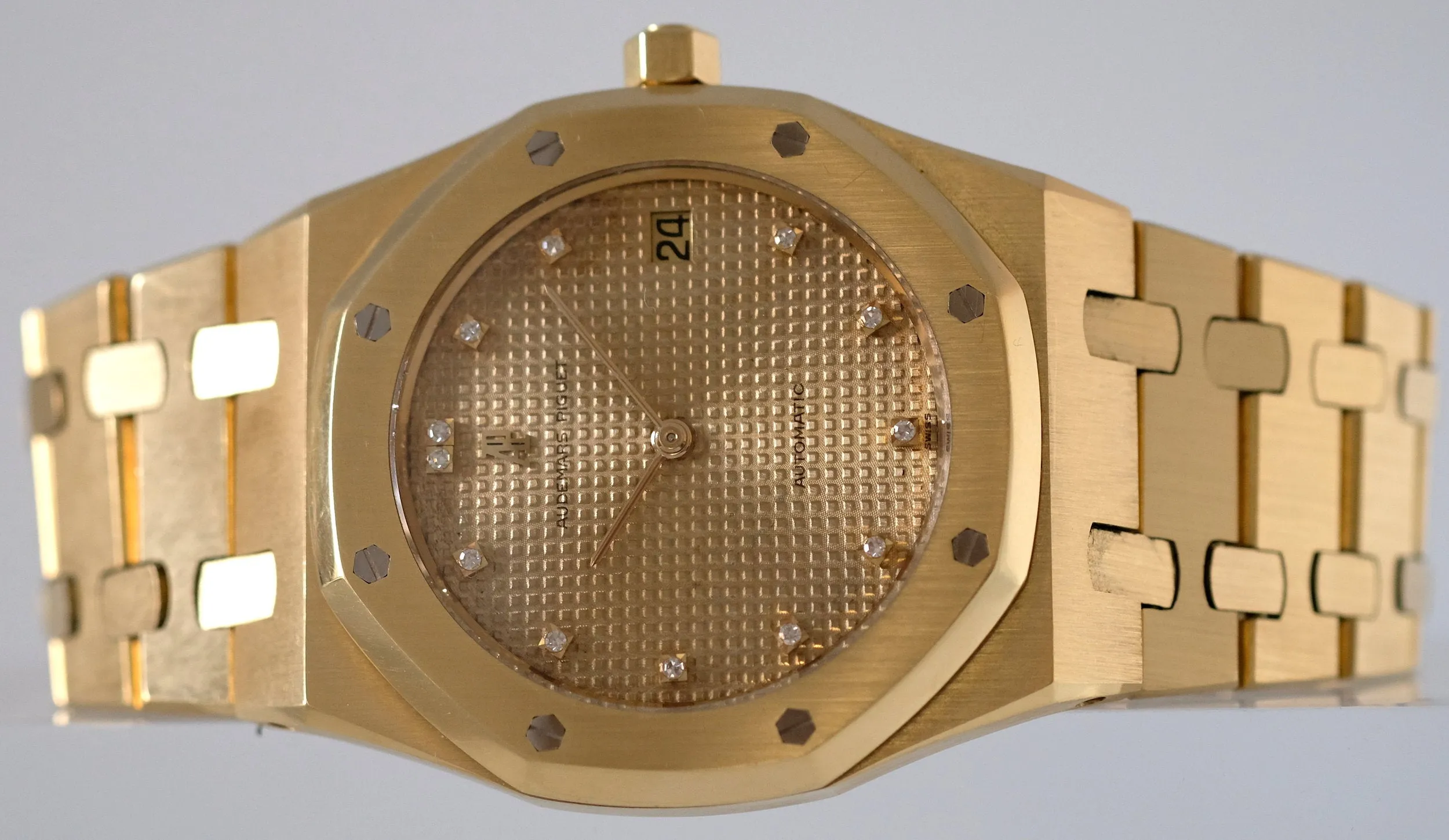 Audemars Piguet Jumbo Royal Oak in Gold