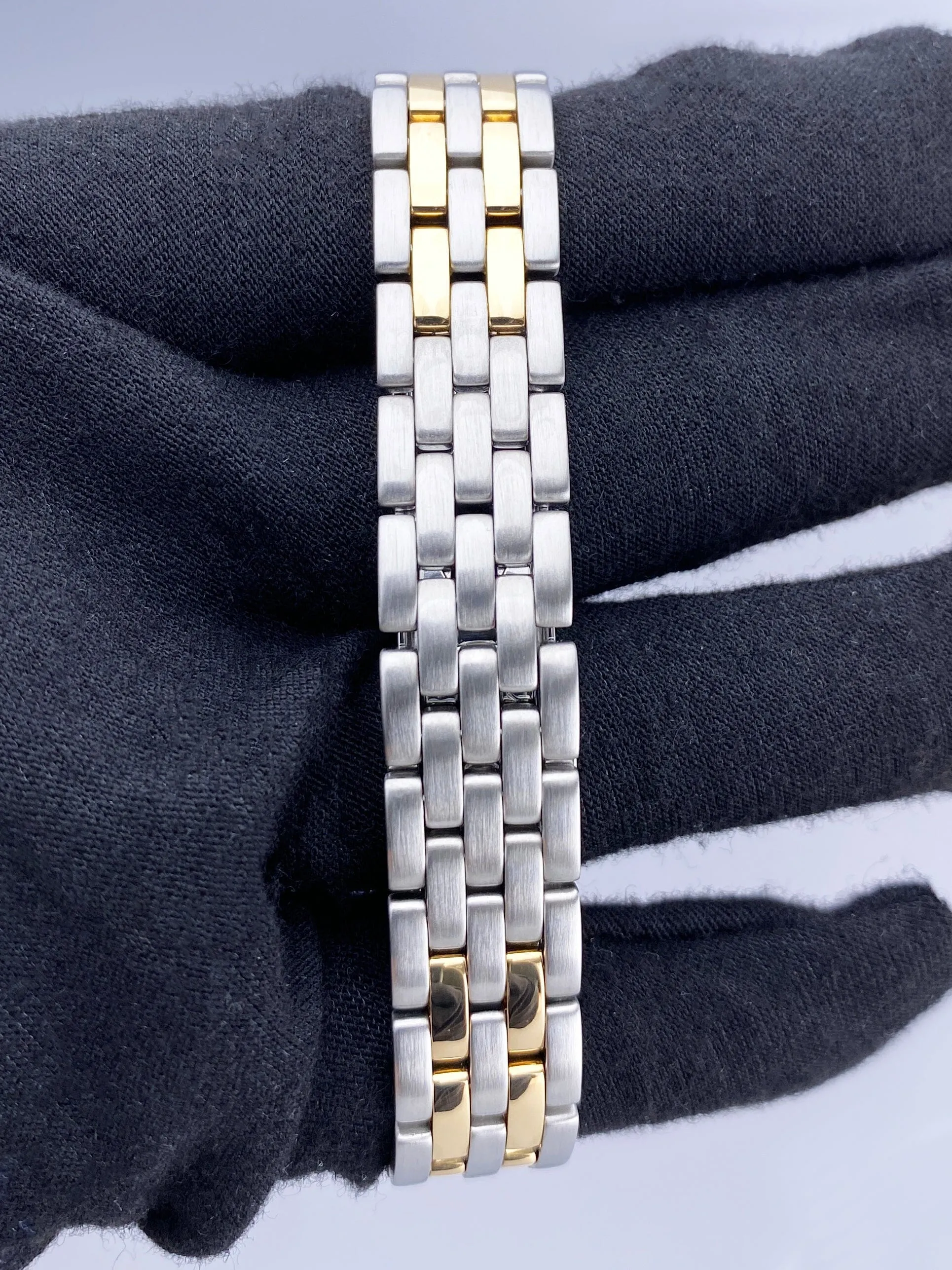 Cartier Panthère W25029B6 Off-White Dial Ladies Watch