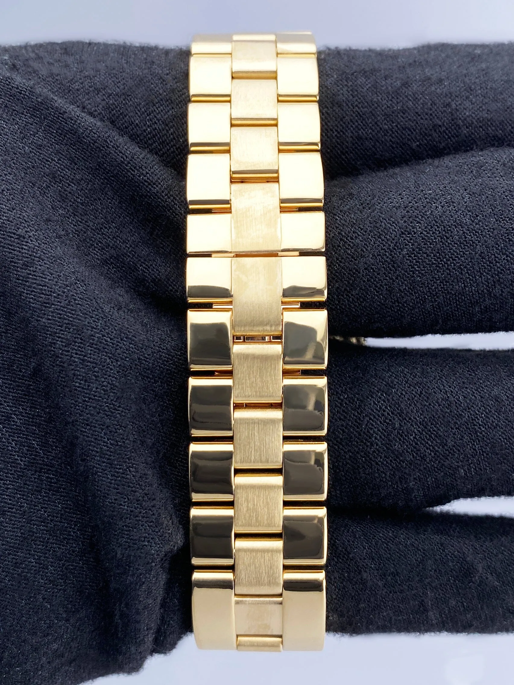 Cartier Roadster WE5001X1 Diamond Yellow Gold Ladies Watch