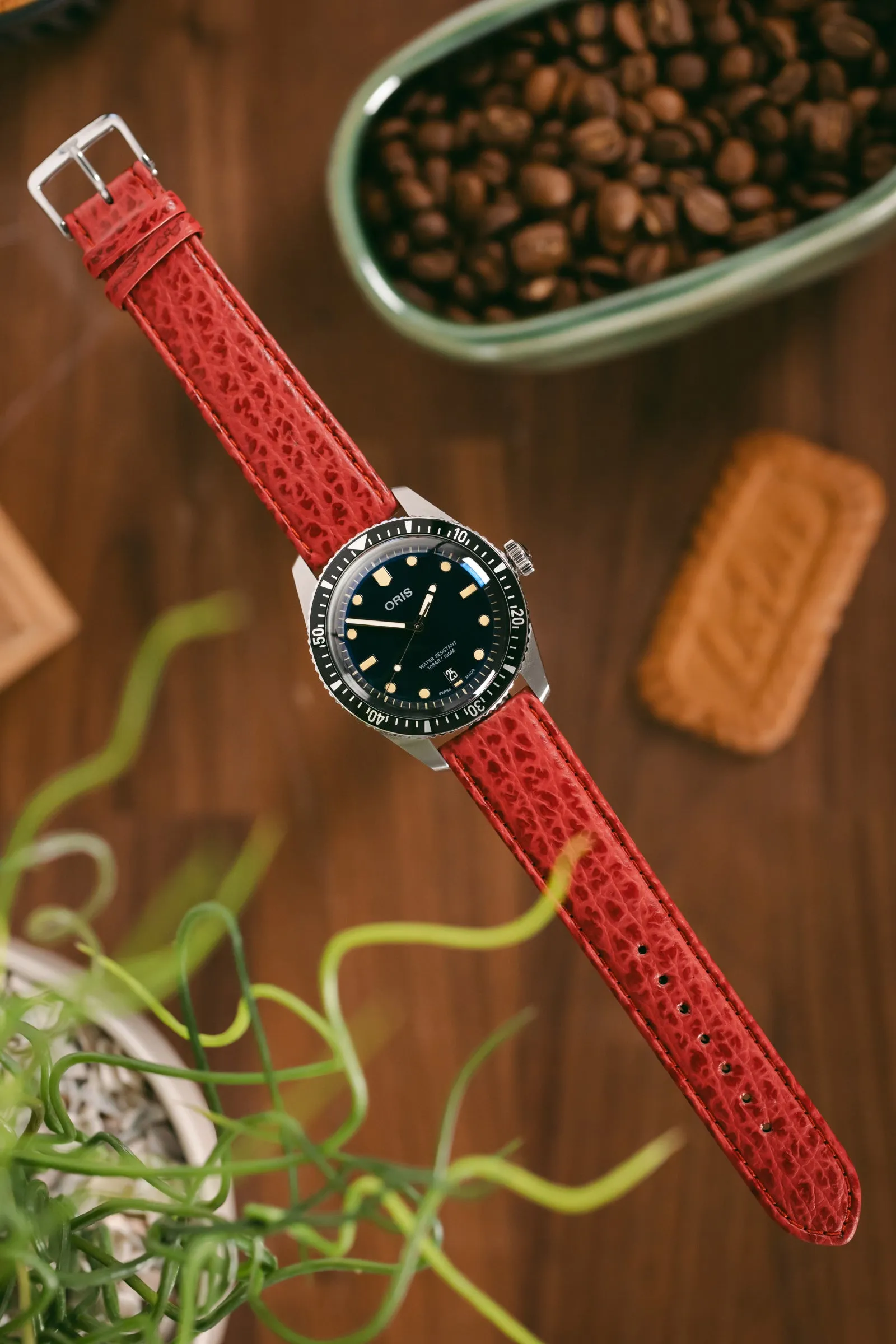 Di-Modell SHARKSKIN Waterproof Leather Watch Strap in RED