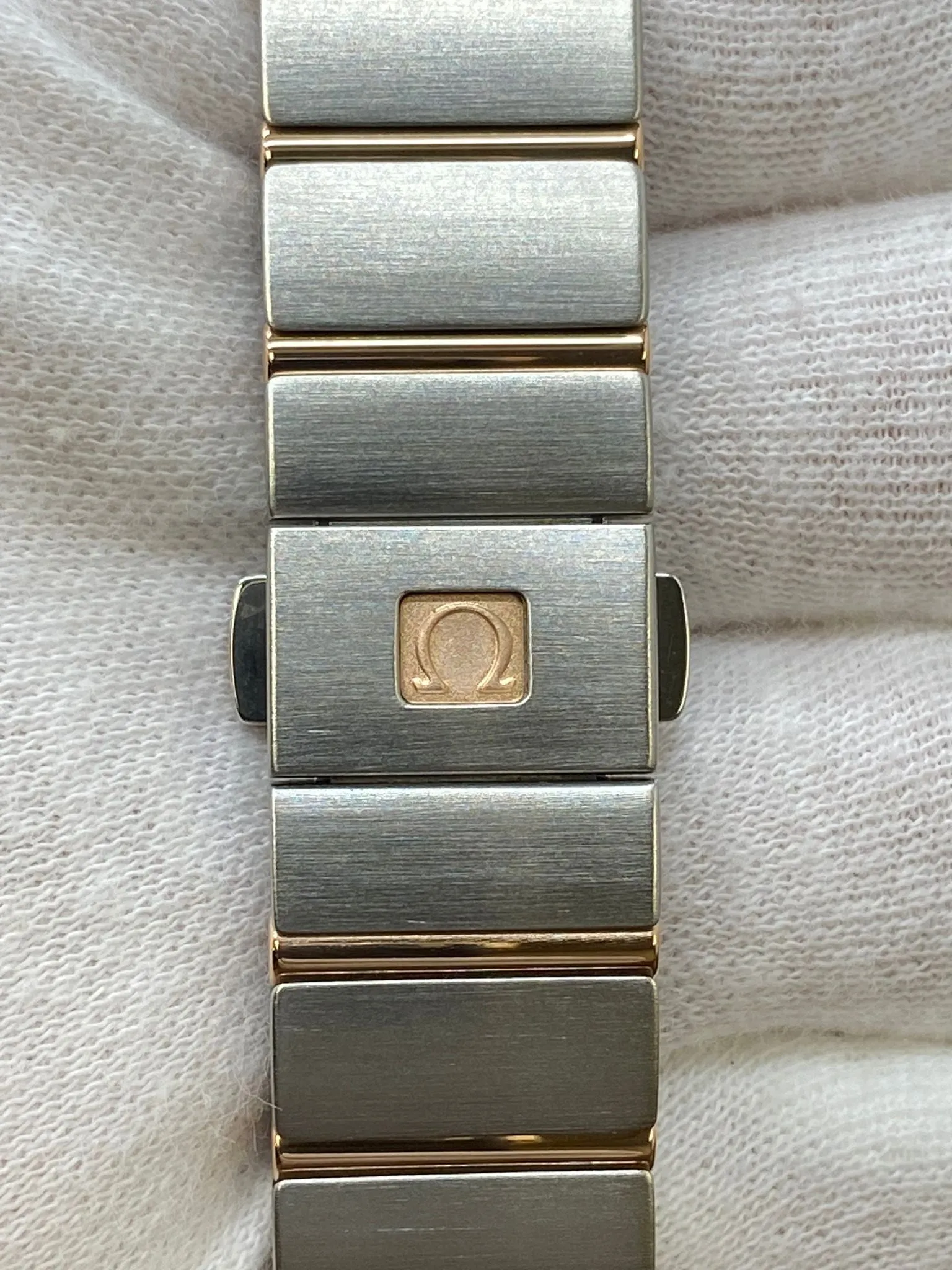 Omega  123.25.24.60.55.002 MOP Diamond Dial Quartz Women's Watch