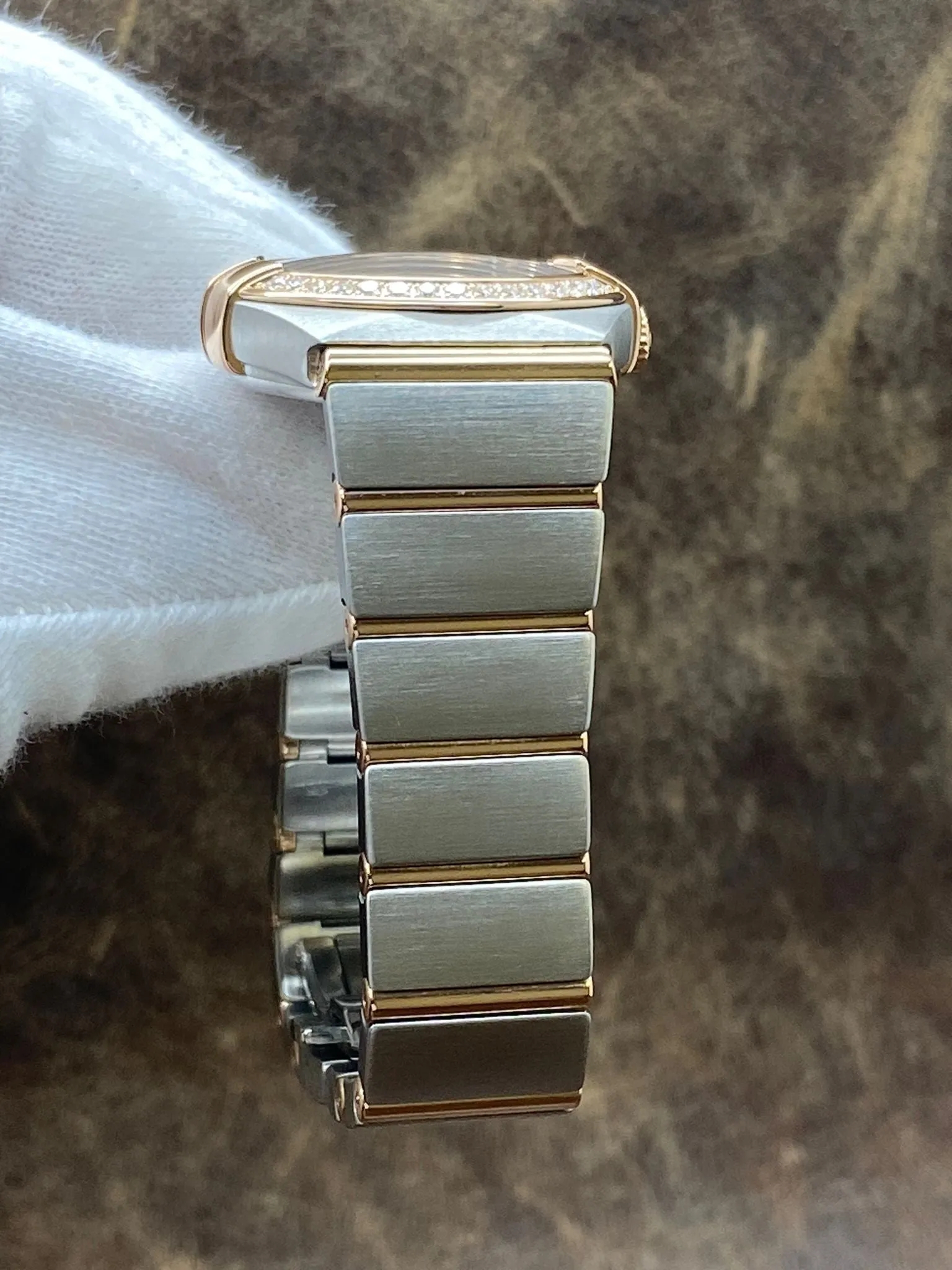 Omega  123.25.24.60.55.002 MOP Diamond Dial Quartz Women's Watch