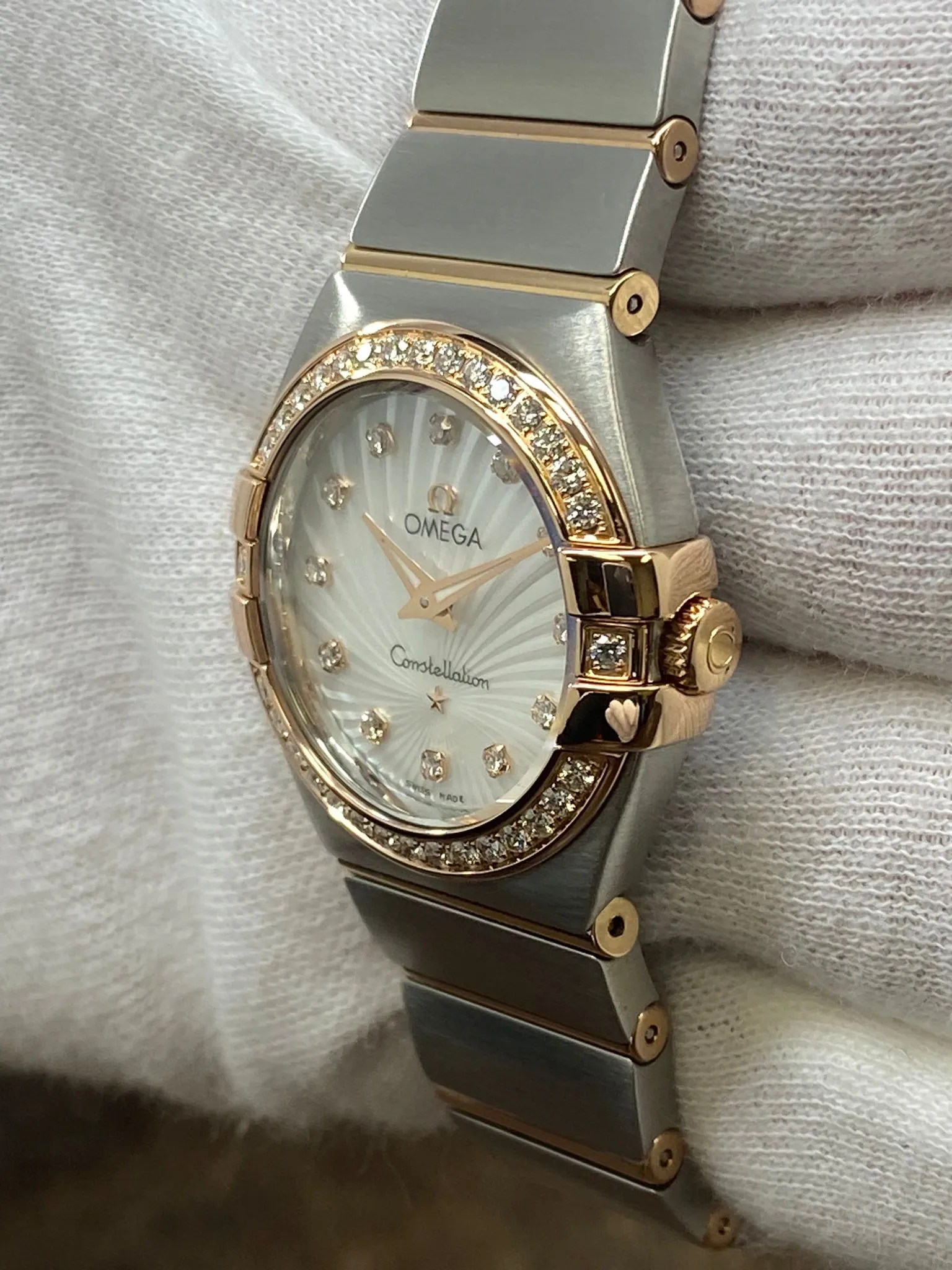 Omega  123.25.24.60.55.002 MOP Diamond Dial Quartz Women's Watch