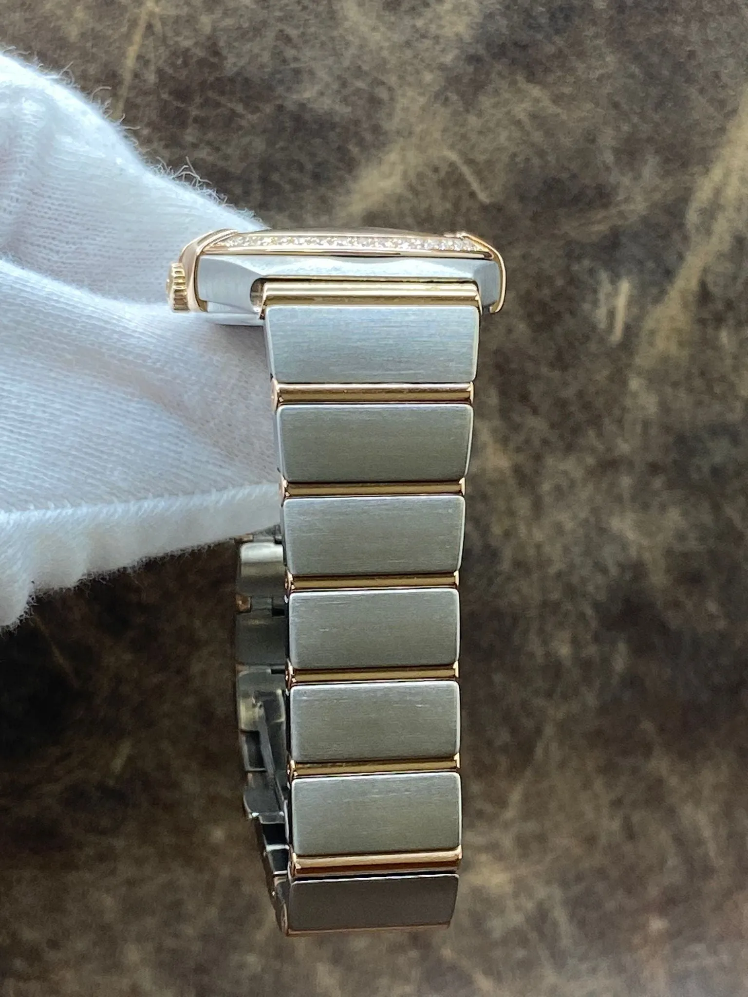 Omega  123.25.24.60.55.002 MOP Diamond Dial Quartz Women's Watch