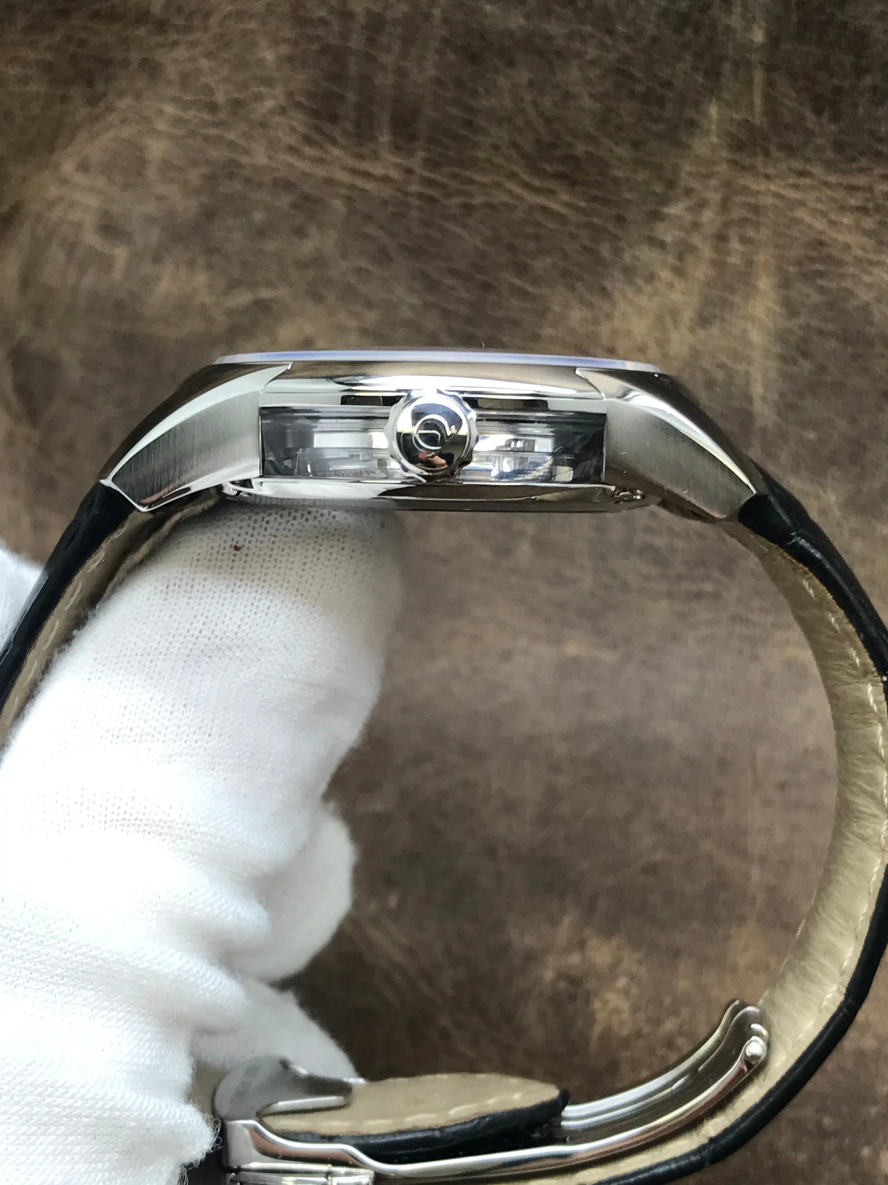 Omega De Ville Hour Vision 431.33.41.21.01.001 Black & Silver Dial Automatic Men's Watch