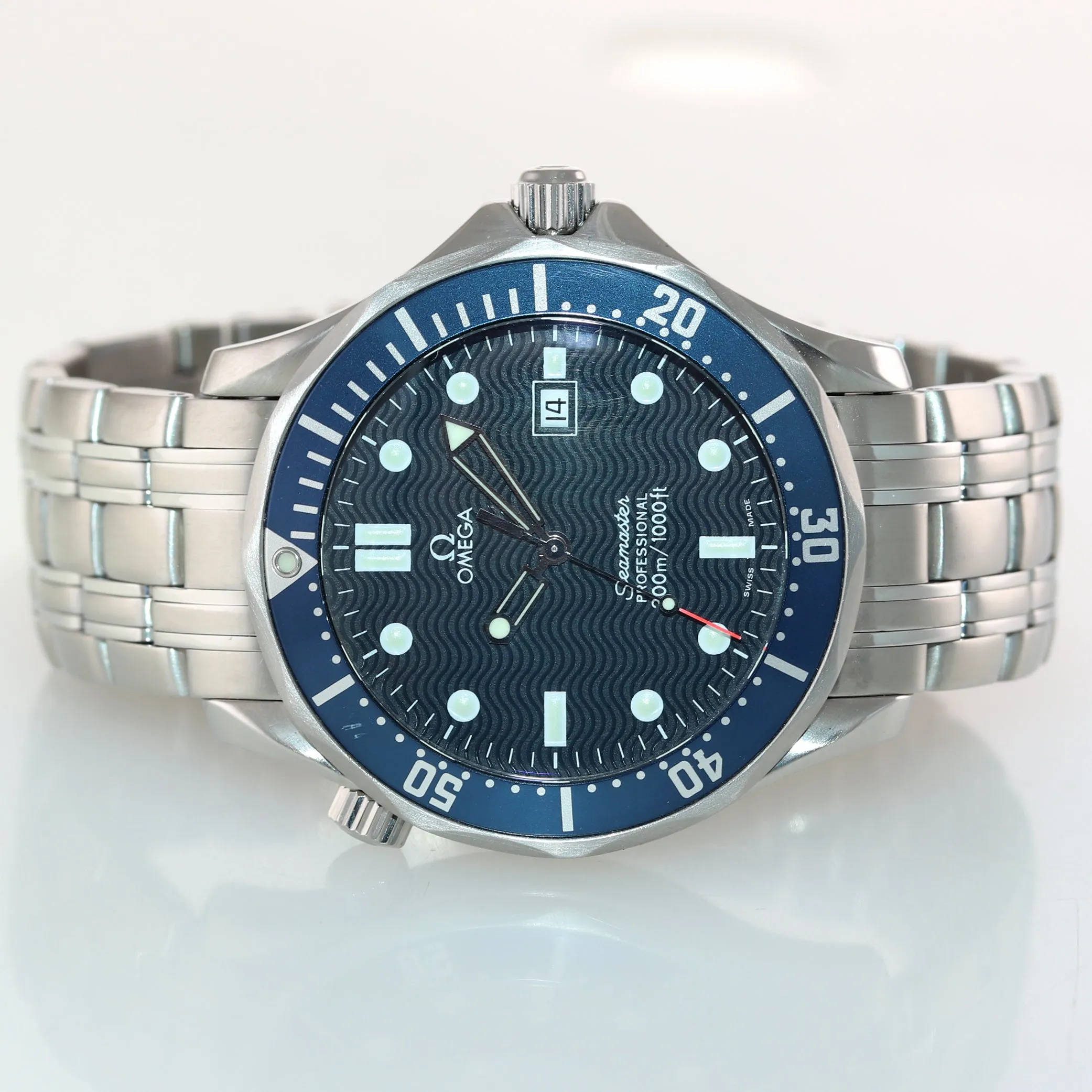 Omega Seamaster Professional 300M 2541.80 Blue Wave Quartz 41mm Date Watch