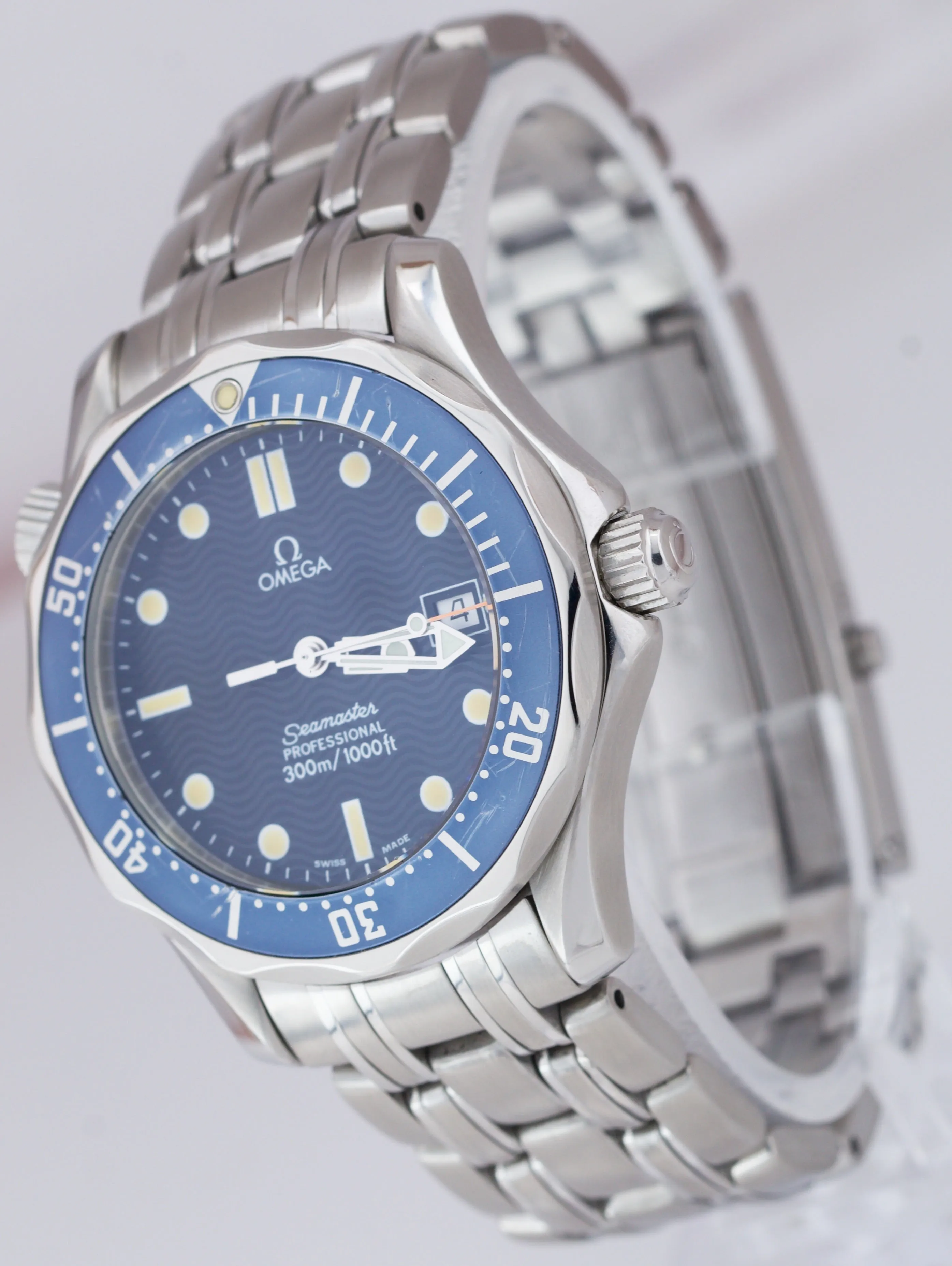 Omega Seamaster Professional 300M Blue Wave Quartz 36mm Date Dive Watch 2561.80