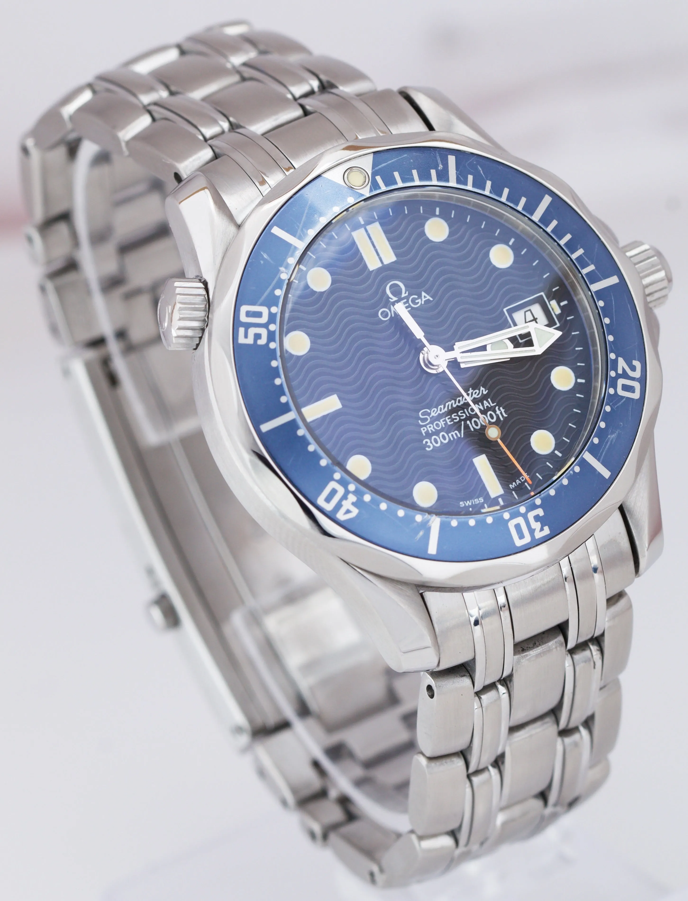 Omega Seamaster Professional 300M Blue Wave Quartz 36mm Date Dive Watch 2561.80