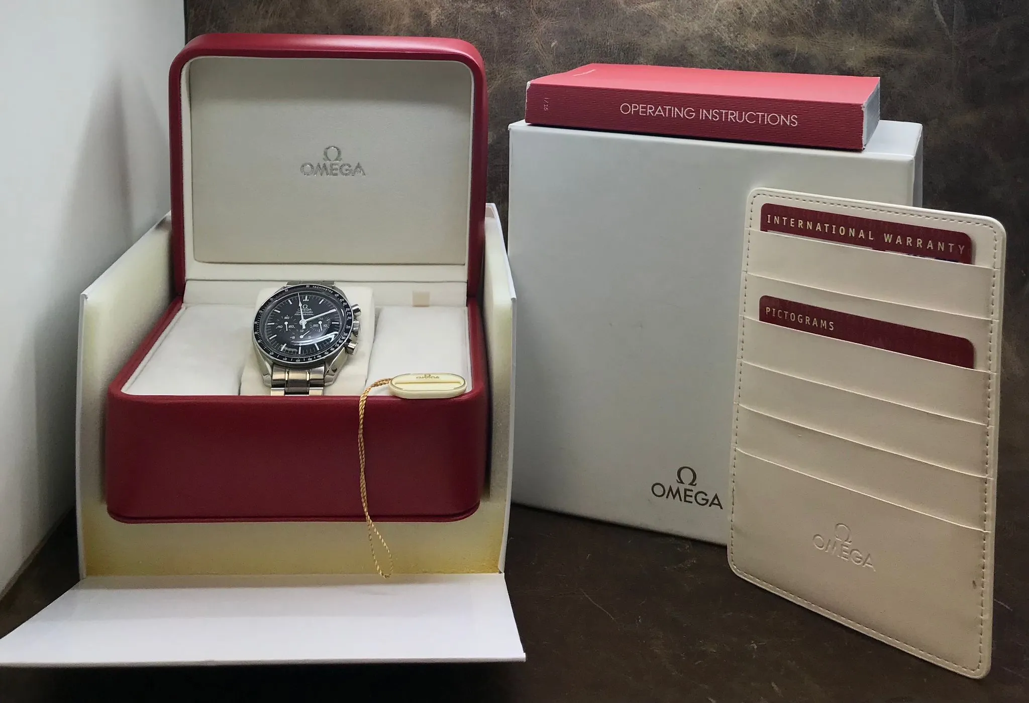 Omega Speedmaster Moonwatch Professional 3570.50.00 Black Dial Manual winding Men's Watch