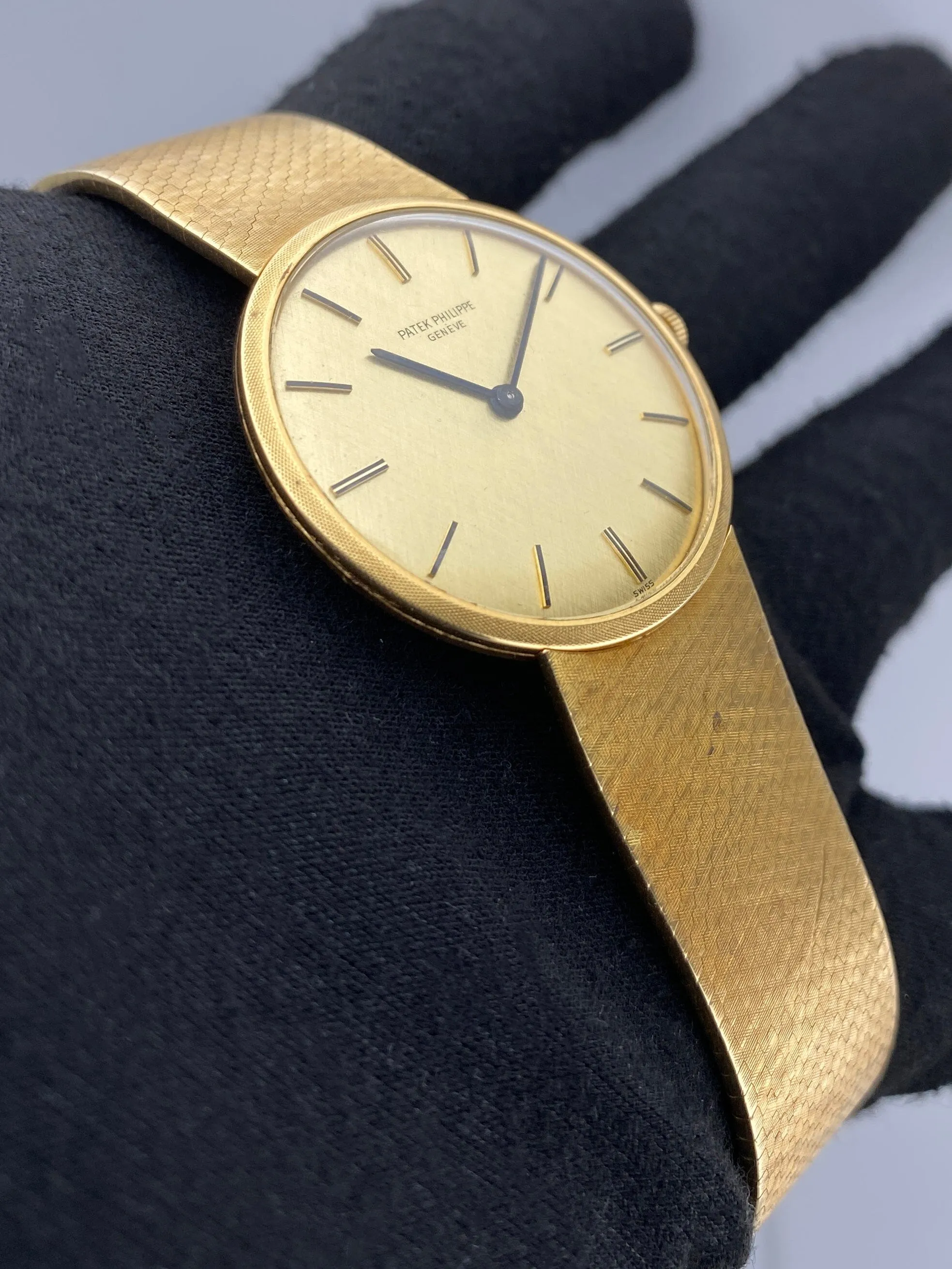Patek Philippe Calatrava 3468/5 18K Yellow Gold Mens Watch
