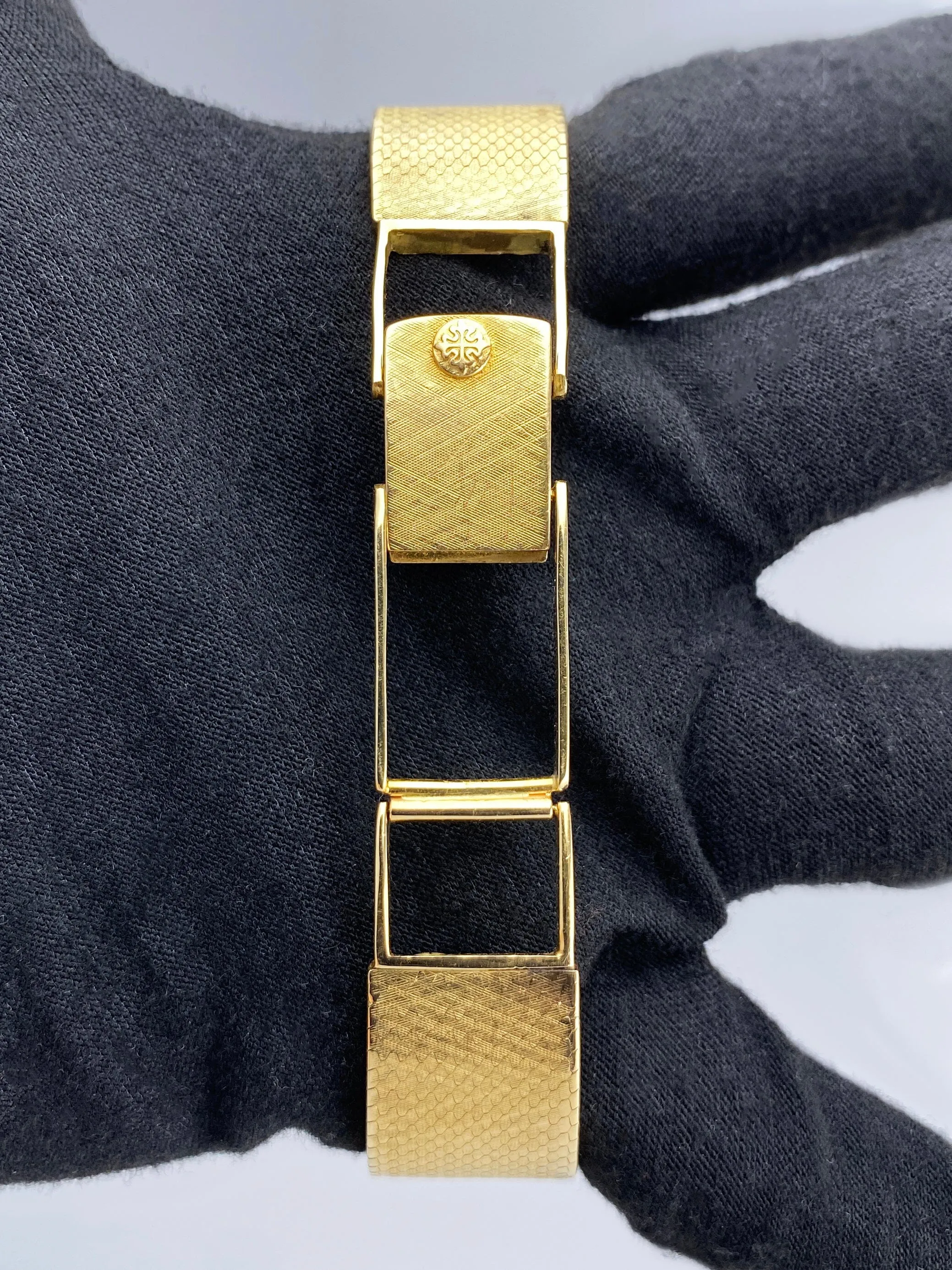 Patek Philippe Calatrava 3468/5 18K Yellow Gold Mens Watch