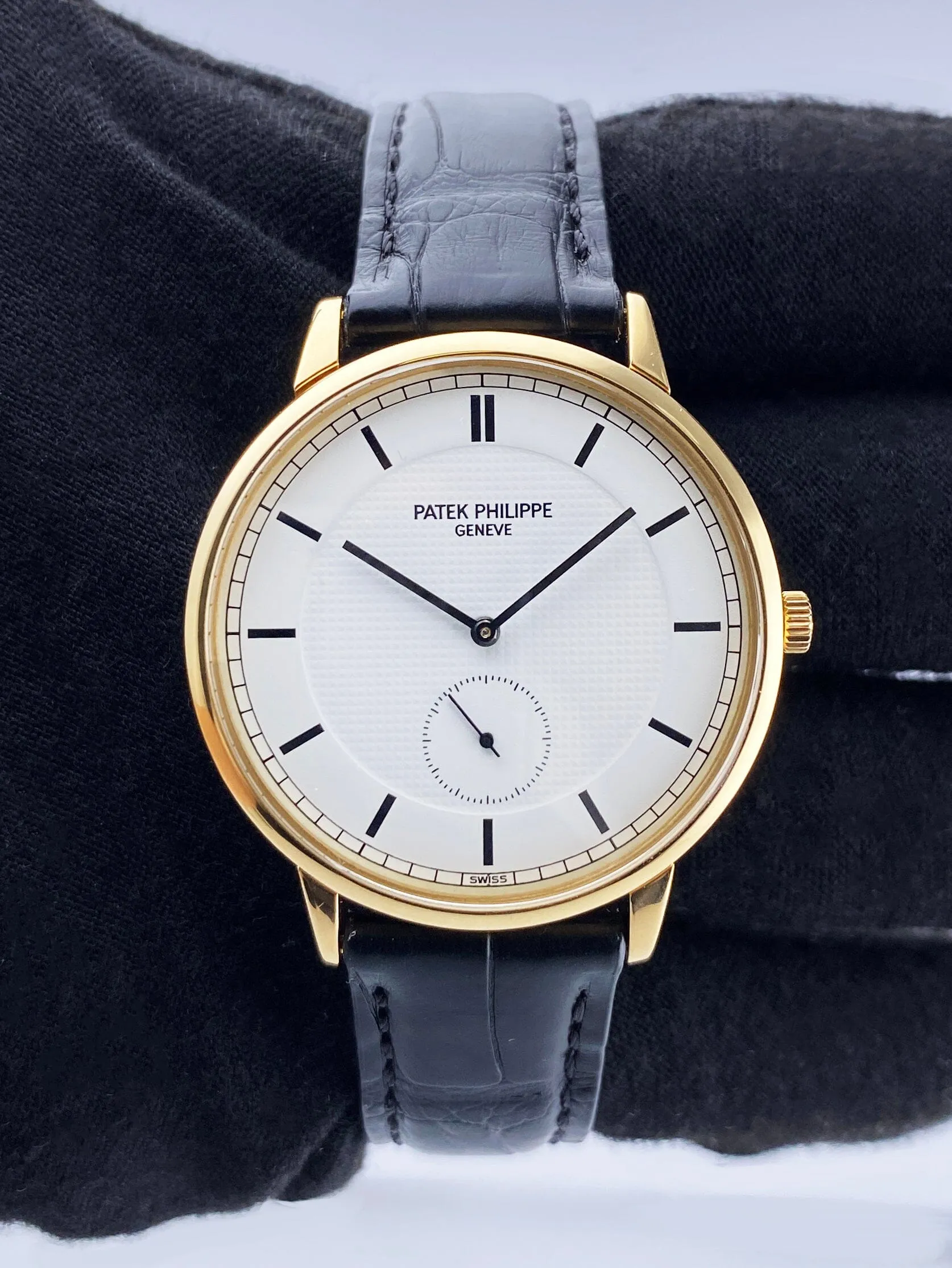 Patek Philippe Calatrava 3893J 18K Yellow Gold Mens Watch