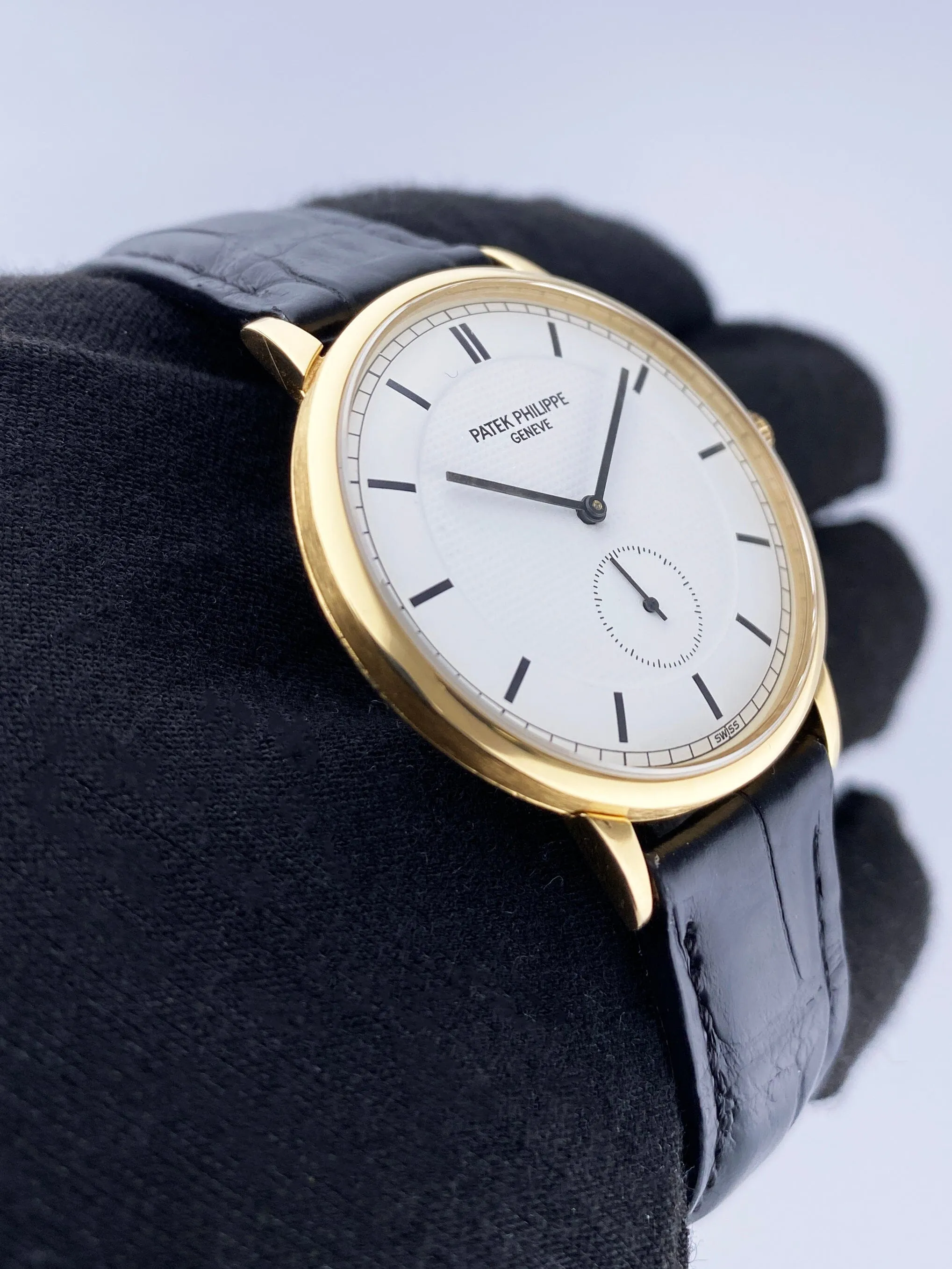 Patek Philippe Calatrava 3893J 18K Yellow Gold Mens Watch