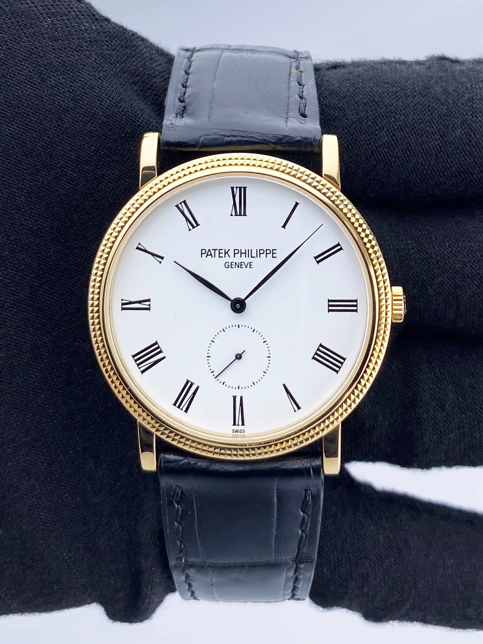 Patek Philippe Calatrava 5119J 18K Yellow Gold Mens Watch