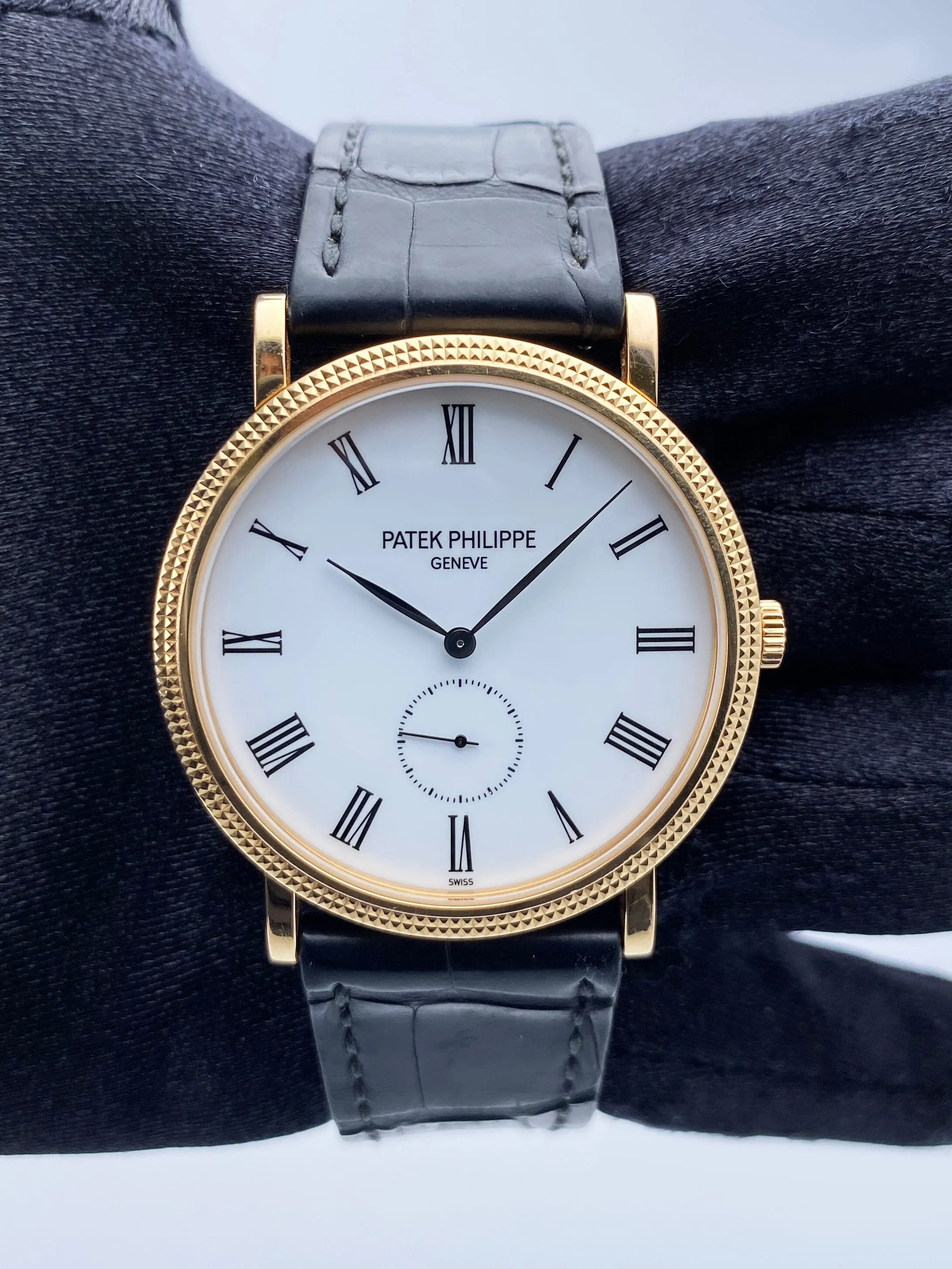 Patek Philippe Calatrava 5119R Mens Watch Box Papers