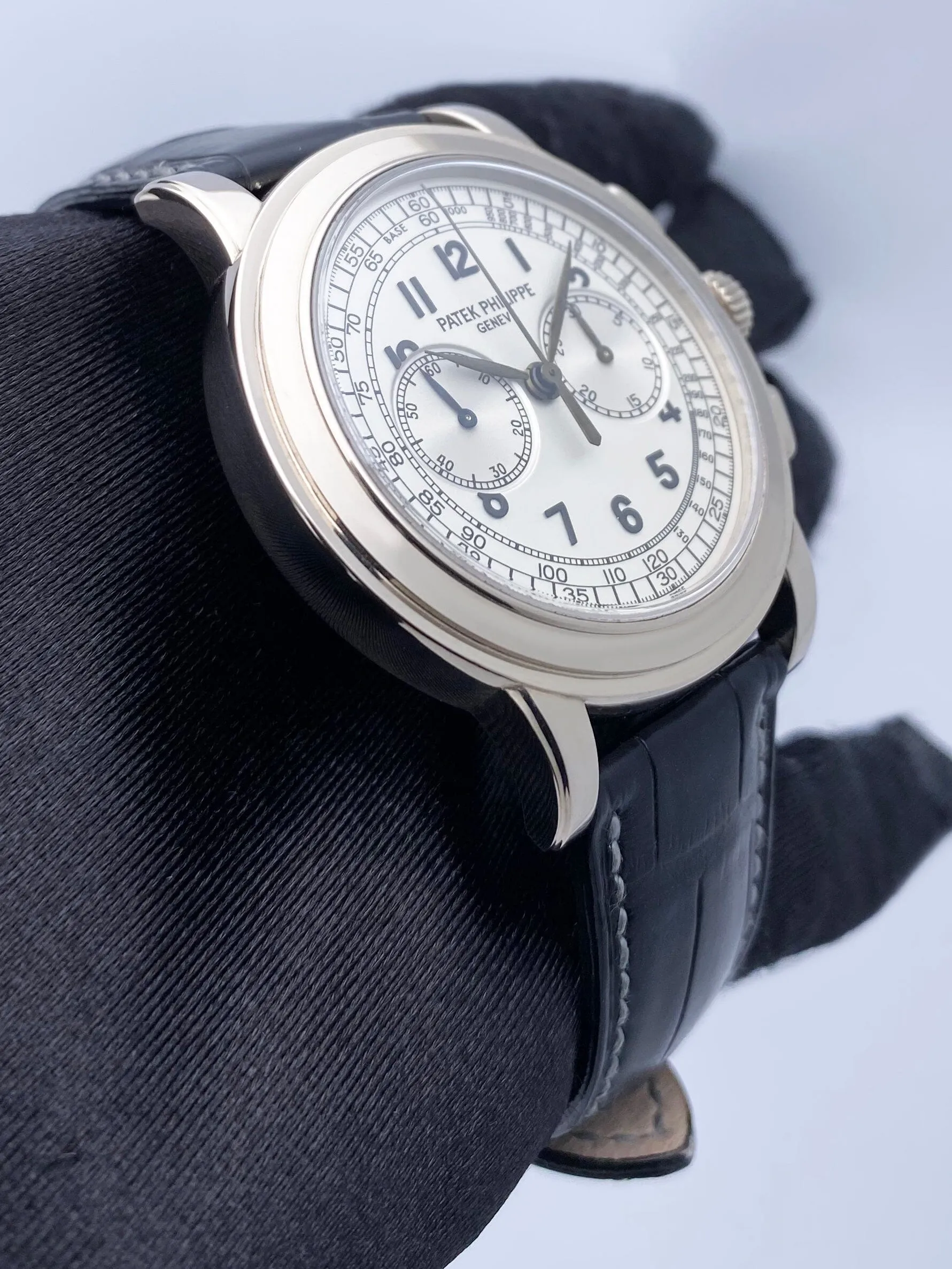 Patek Philippe Complications Chronograph 5070G Silver Dial Mens Watch Box Papers