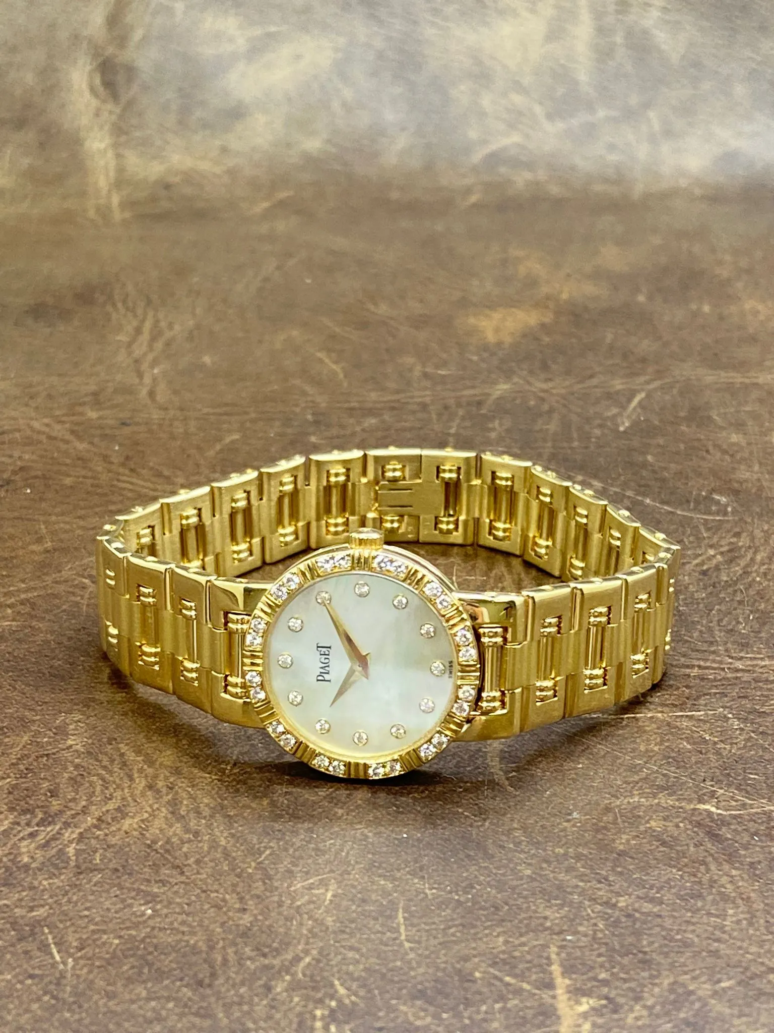 Piaget Dancer 18K Yellow Gold 80564 K81 MOP Diamond Dial Quartz Women's Watch