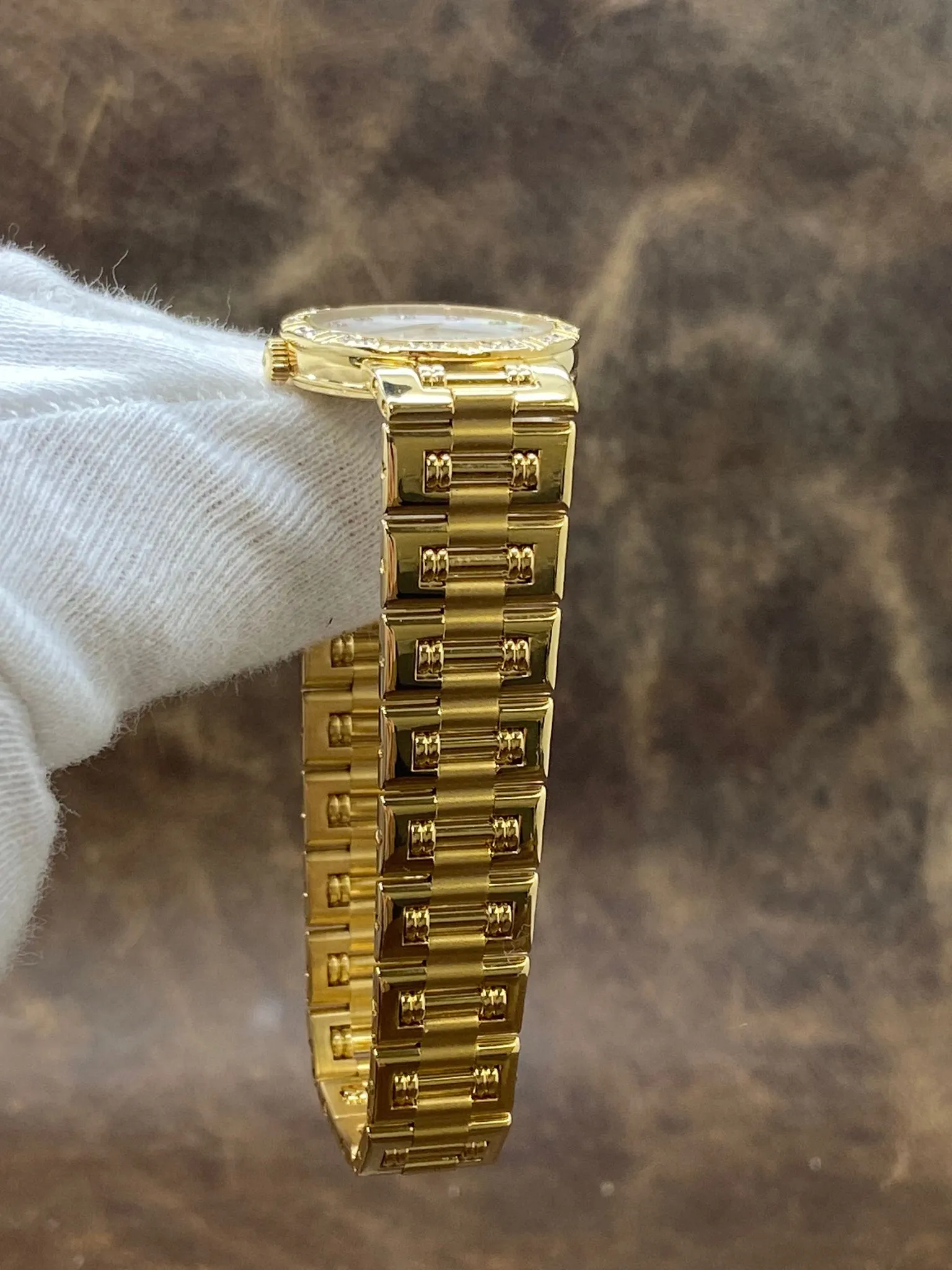 Piaget Dancer 18K Yellow Gold 80564 K81 MOP Diamond Dial Quartz Women's Watch