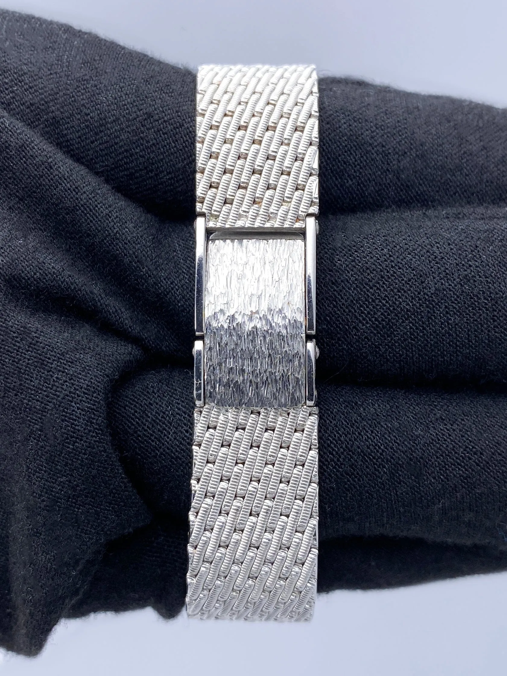 Rolex Cellini 4081 Diamond Blue Vignette Dial 18K White Gold Ladies Watch