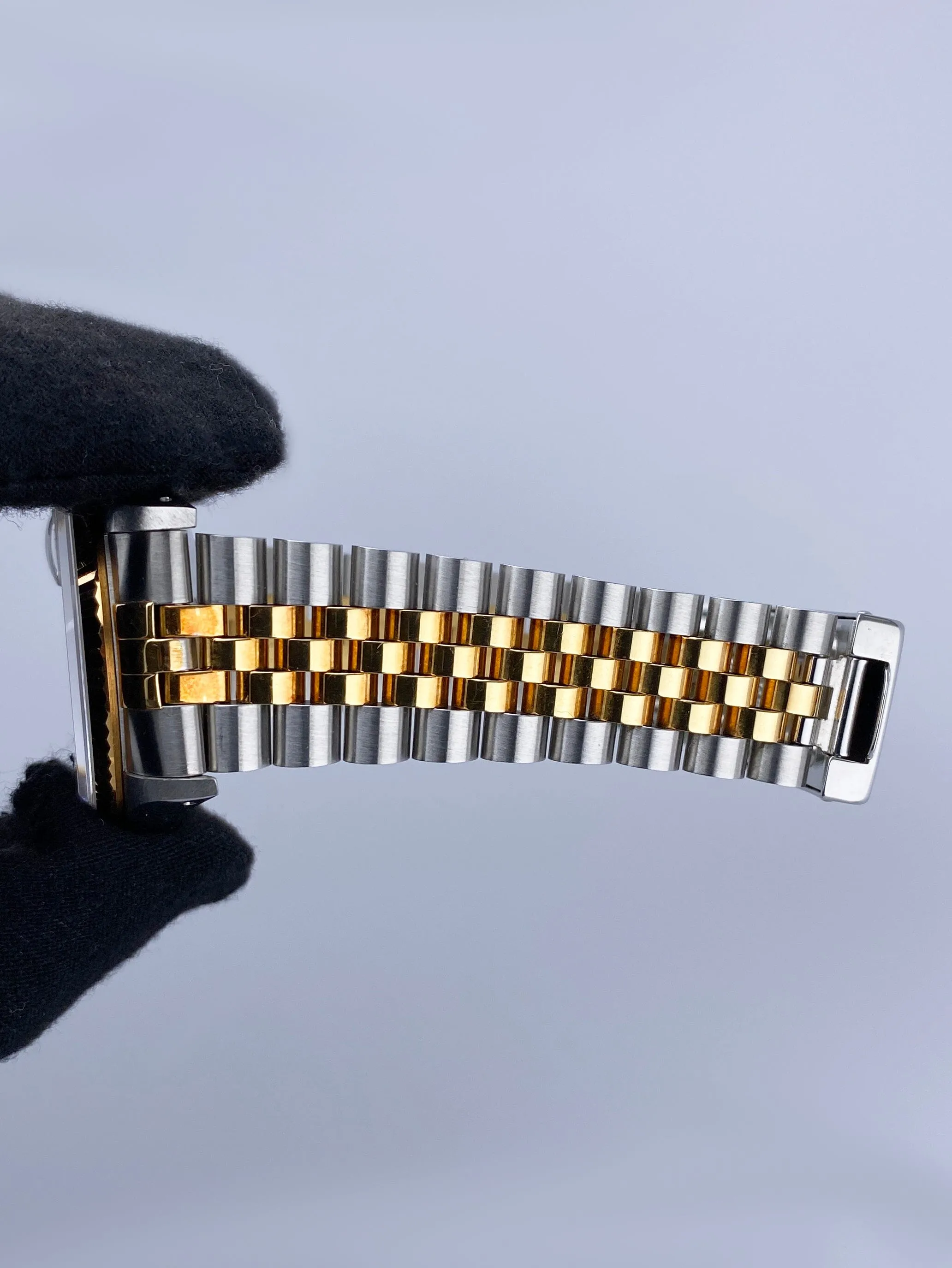 Rolex Datejust 16233 Black Dial Mens Watch Box Papers