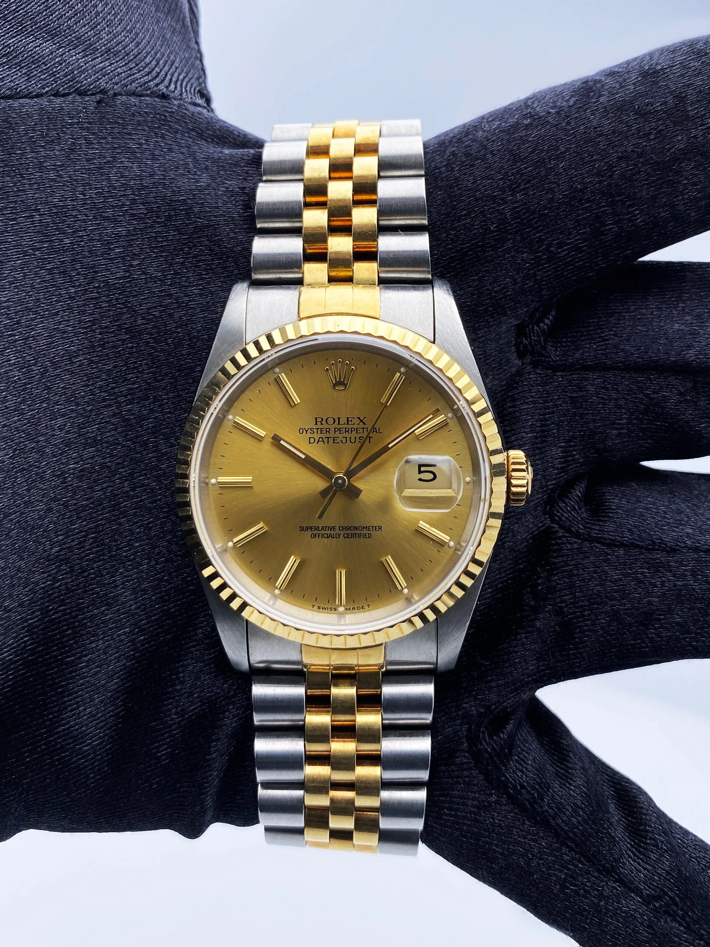 Rolex Datejust 16233 Champagne Dial Mens Watch Box Papers