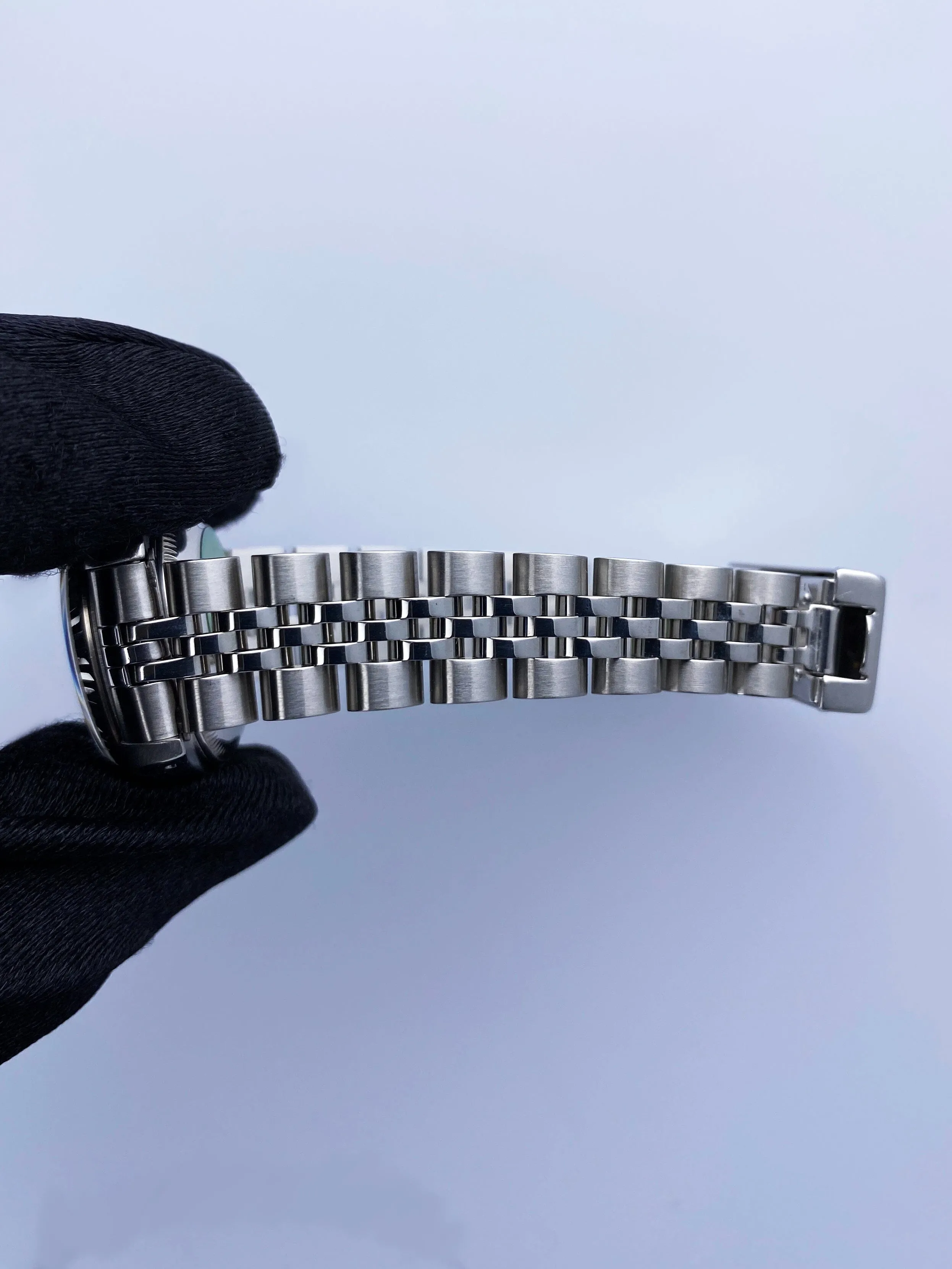 Rolex Datejust 69174 Grey Linen Dial Ladies Watch