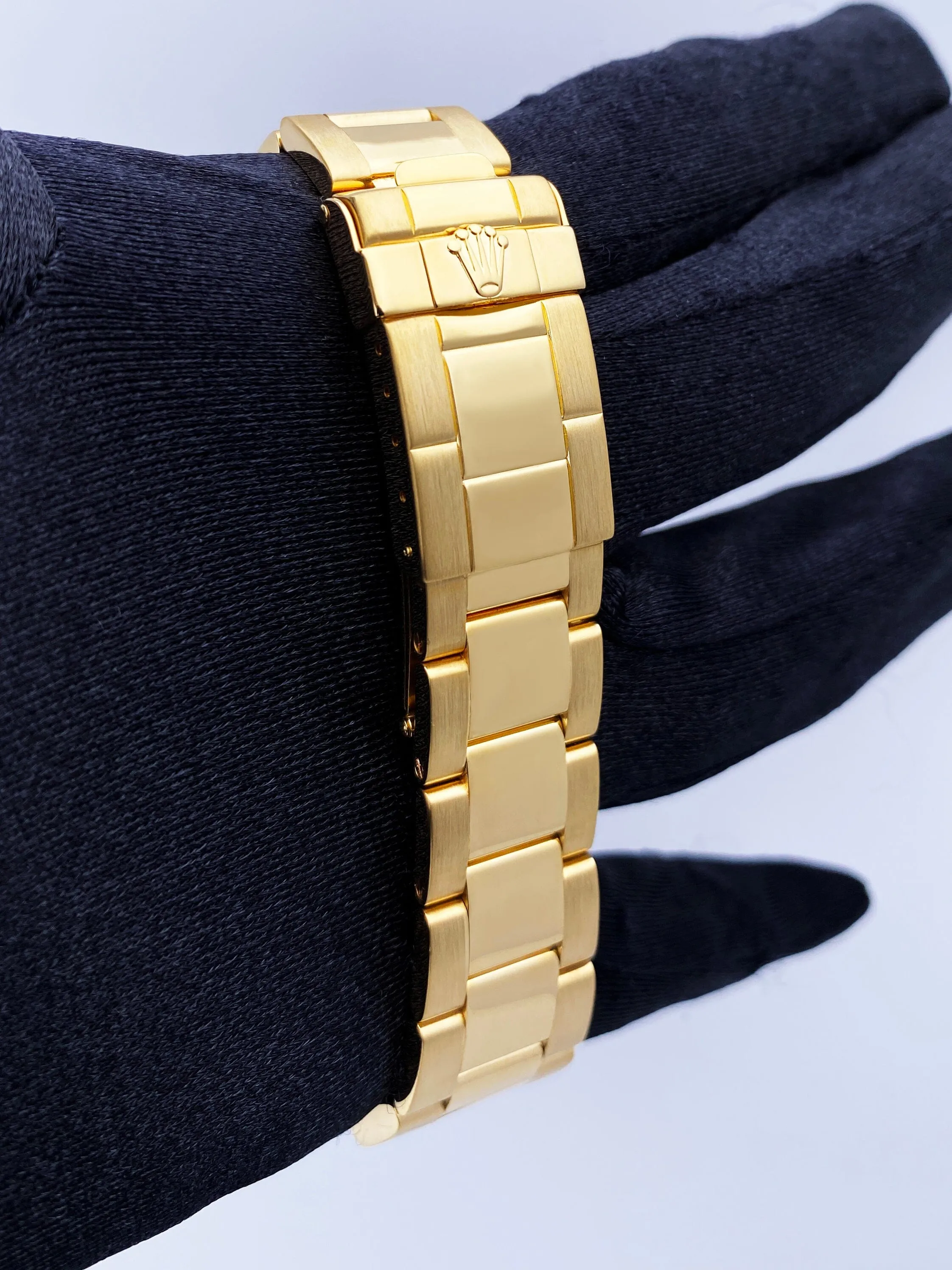 Rolex Yacht Master 16628 18K Yellow Gold Mens Watch