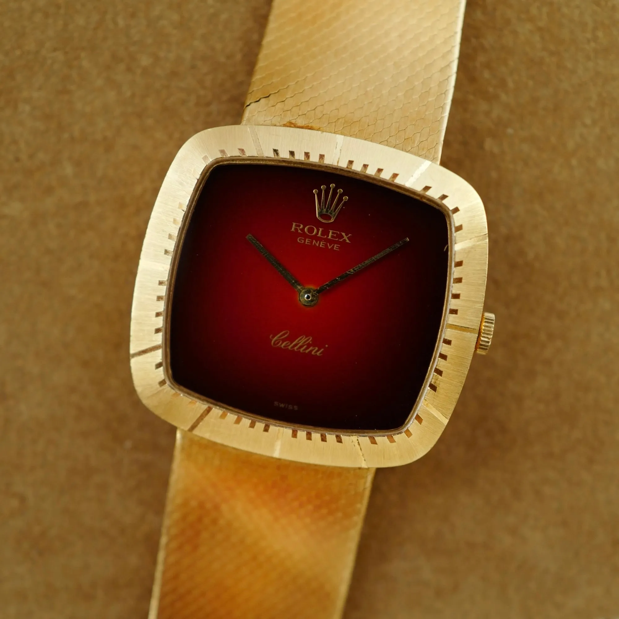 Rolex Yellow Gold Cellini Bracelet Watch Ref. 4320 with Red Vignette Dial (New Arrival)