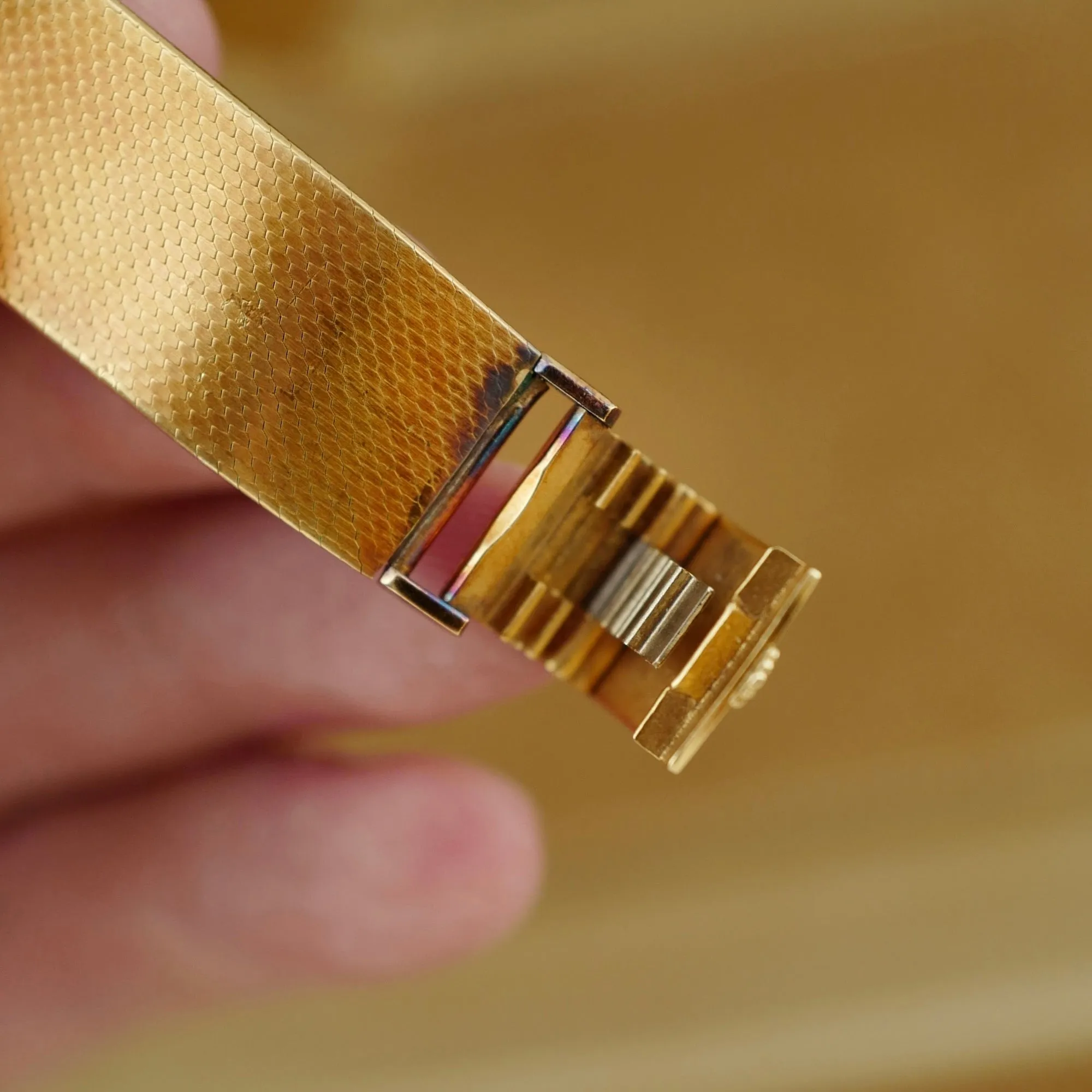 Rolex Yellow Gold Cellini Bracelet Watch Ref. 4320 with Red Vignette Dial (New Arrival)