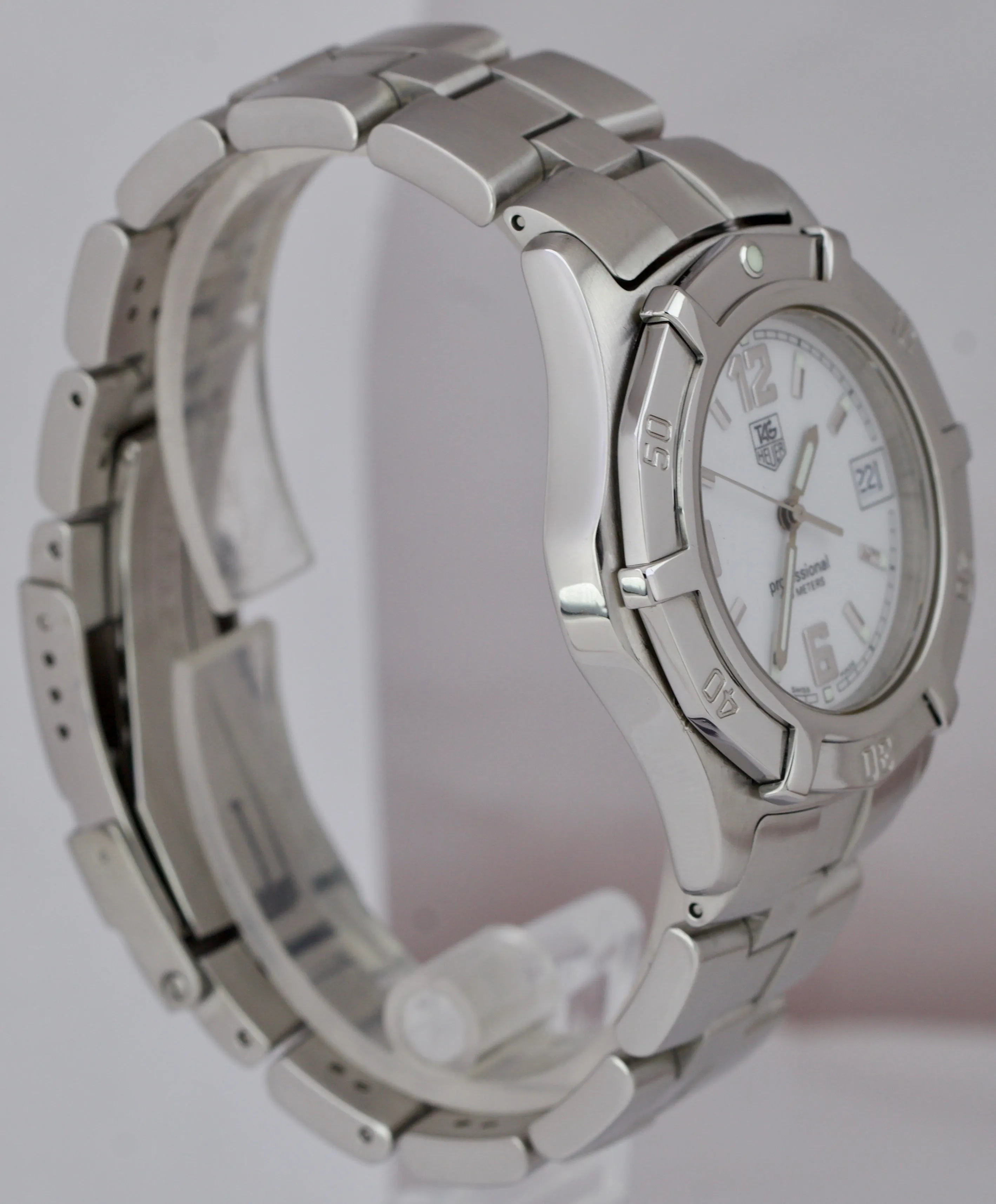 TAG Heuer Professional 2000 White Stainless Steel 39mm Quartz Date Watch WN1111