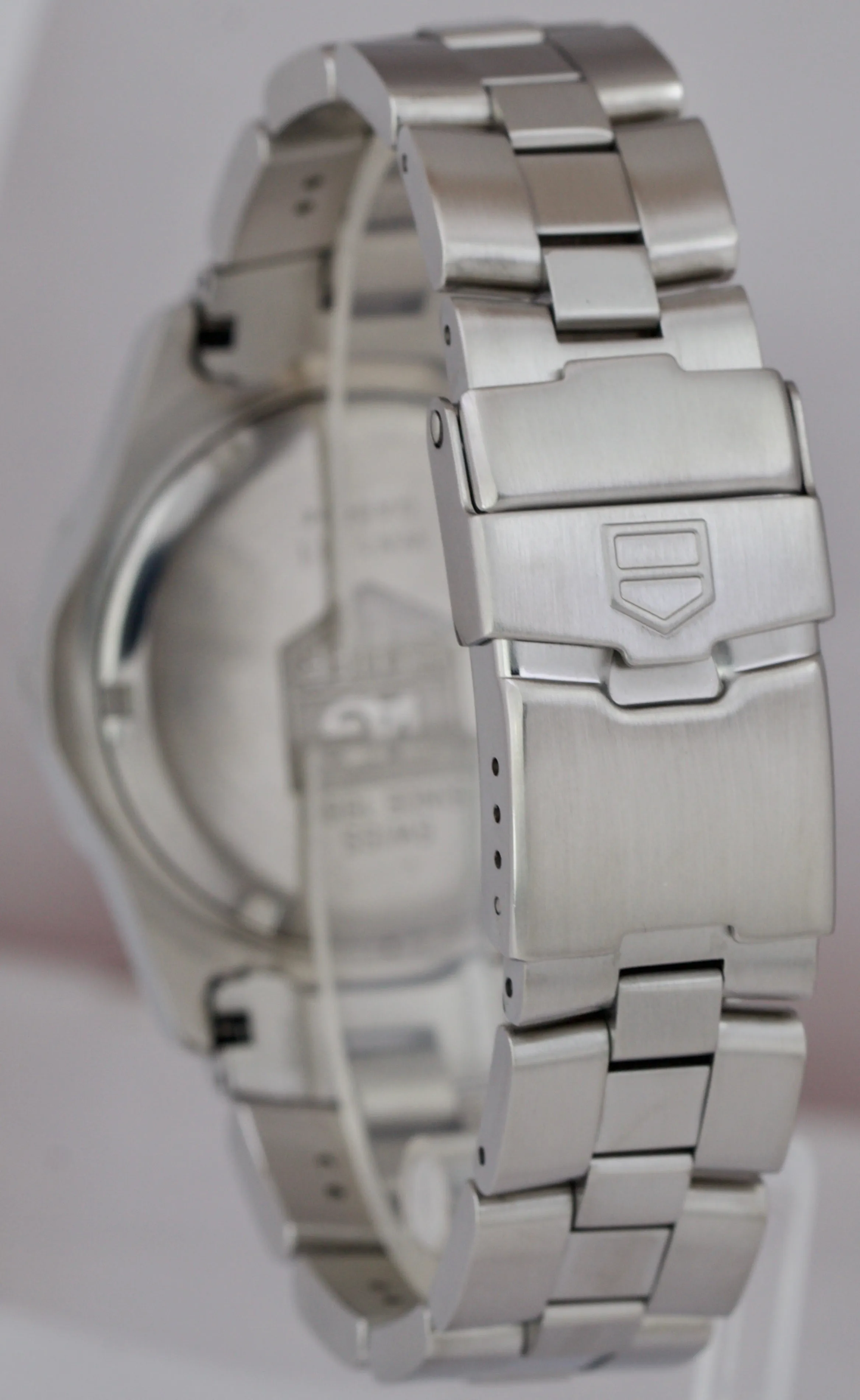 TAG Heuer Professional 2000 White Stainless Steel 39mm Quartz Date Watch WN1111
