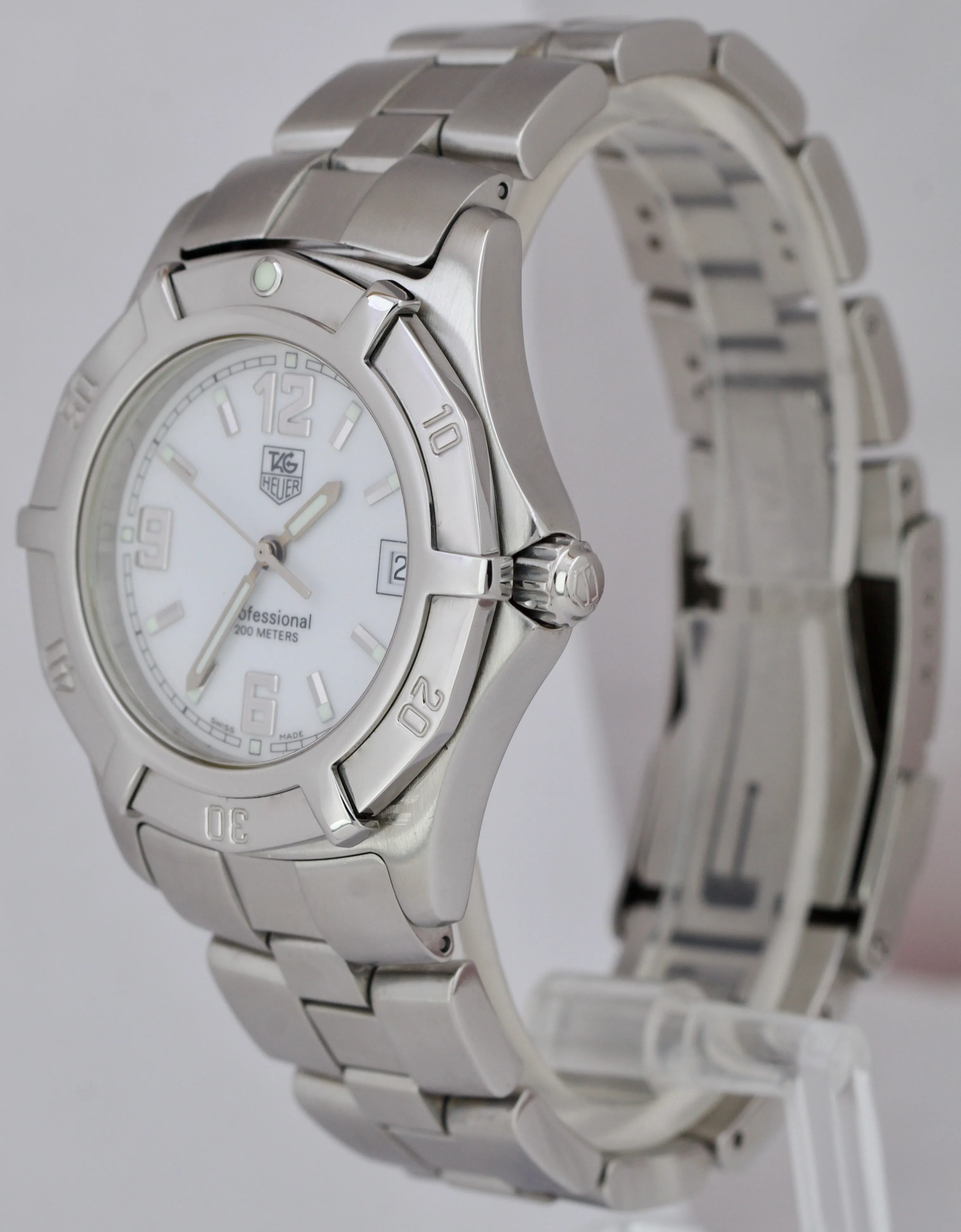 TAG Heuer Professional 2000 White Stainless Steel 39mm Quartz Date Watch WN1111