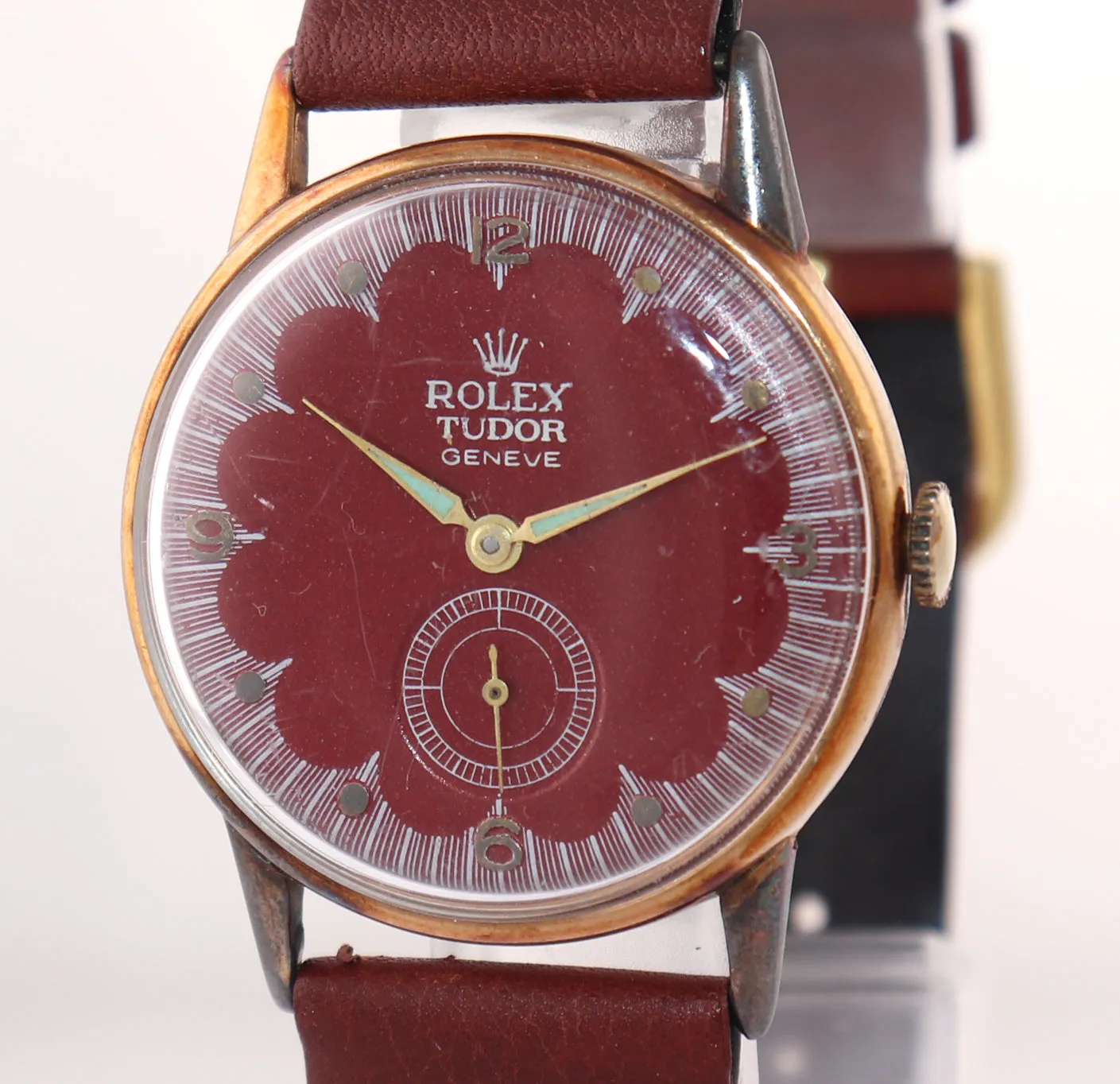VTG Tudor 826 Manual Wind Up Red Steel Gold Tone 33mm Watch